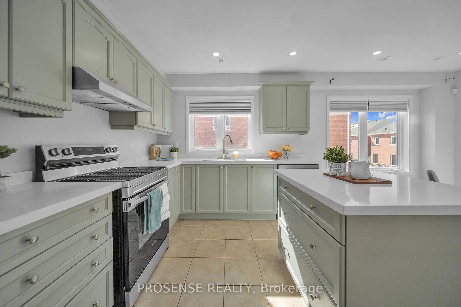 Photo 14 of 28 Mercedes Road, Brampton, Northwest Brampton — HOMEH