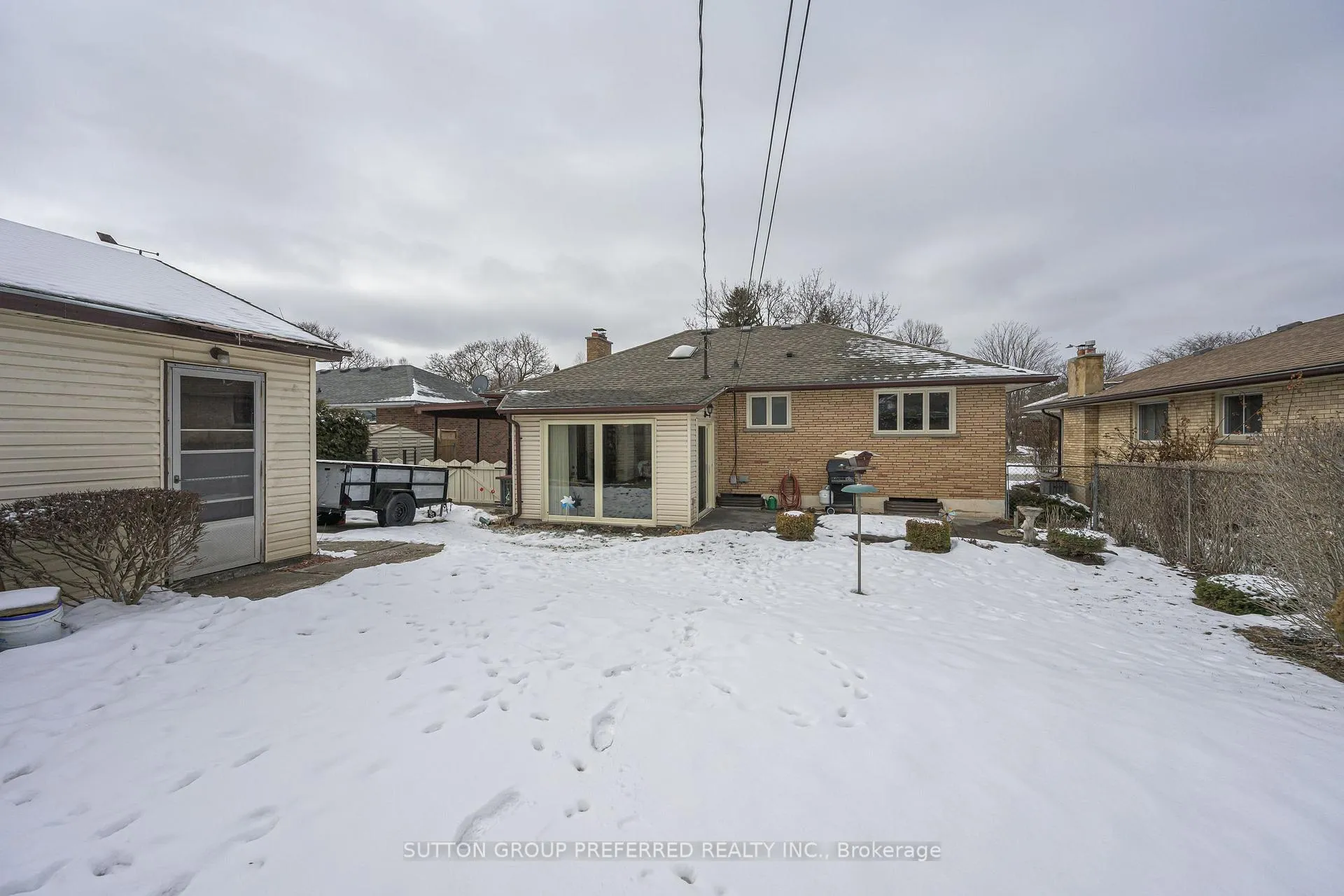 Photo 6 of 268 King Edward Avenue, London, South J — HOMEH