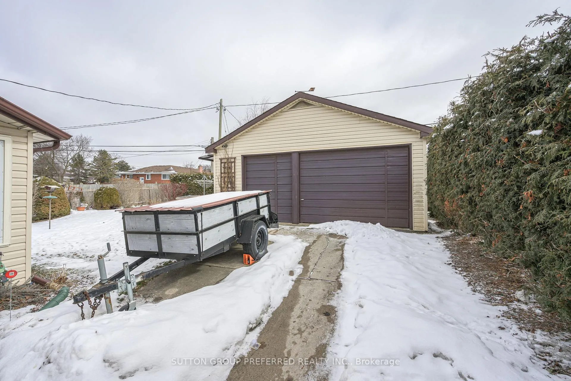 Photo 7 of 268 King Edward Avenue, London, South J — HOMEH