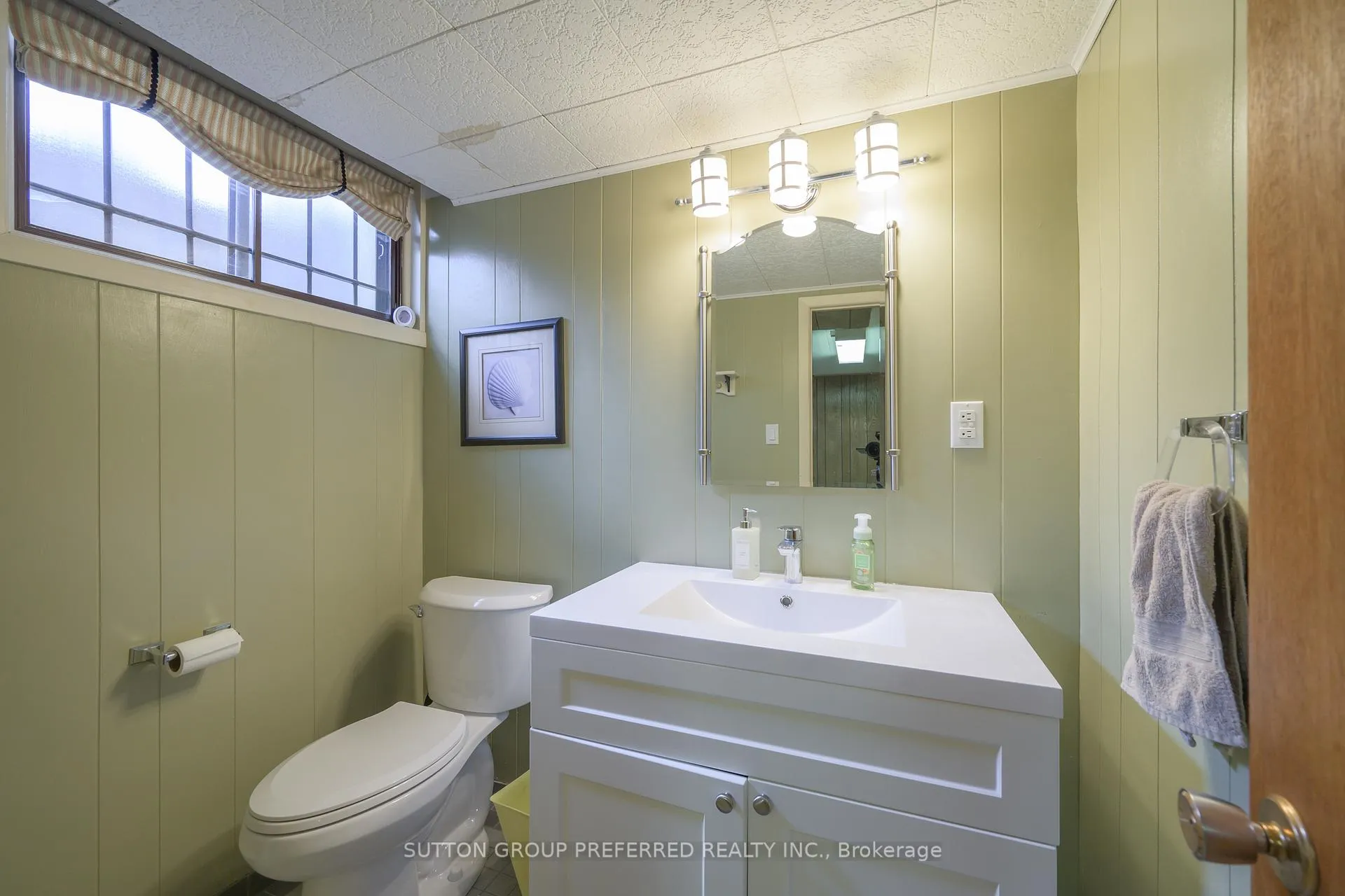 Photo 29 of 268 King Edward Avenue, London, South J — HOMEH