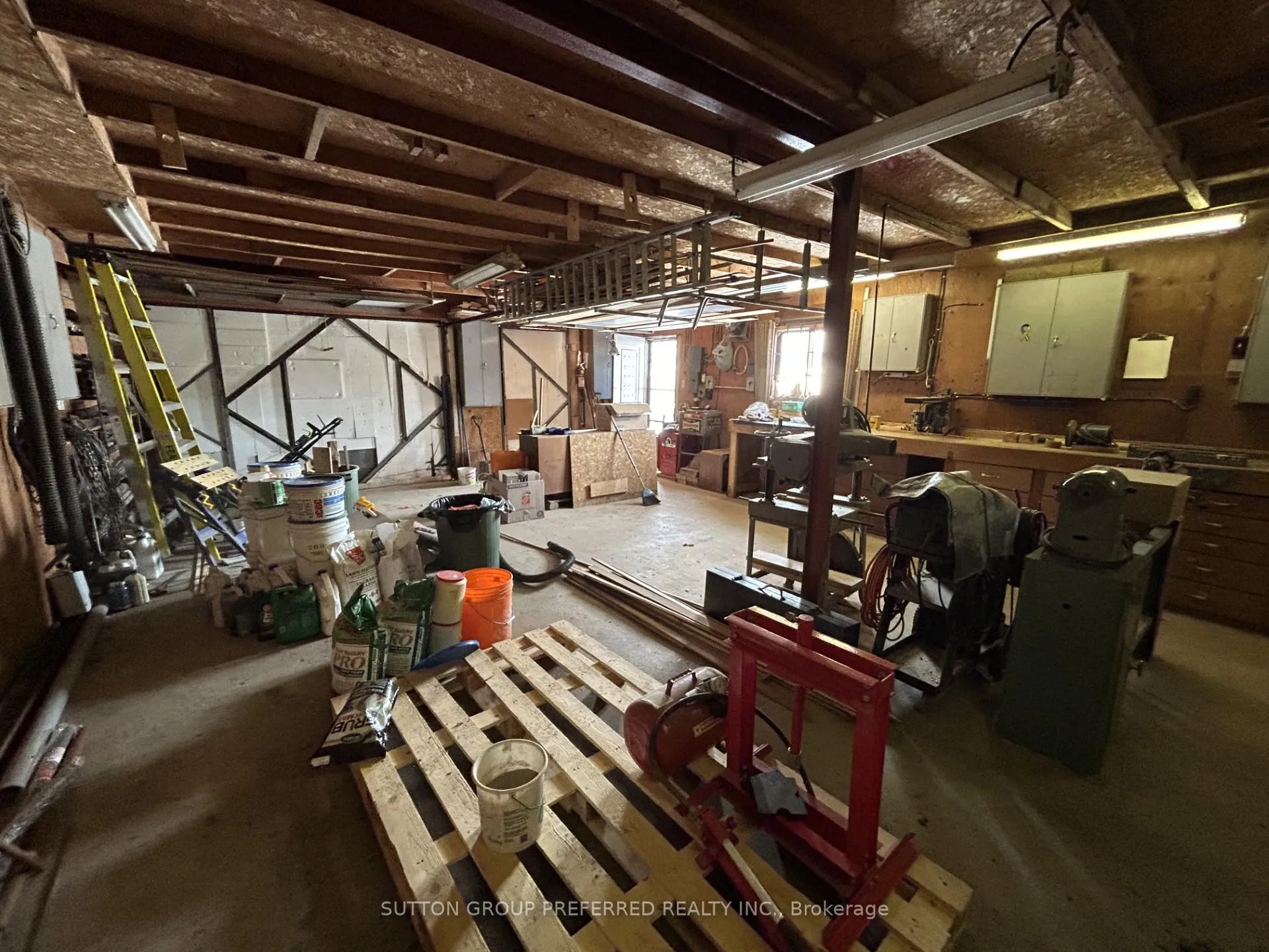 Photo 35 of 268 King Edward Avenue, London, South J — HOMEH
