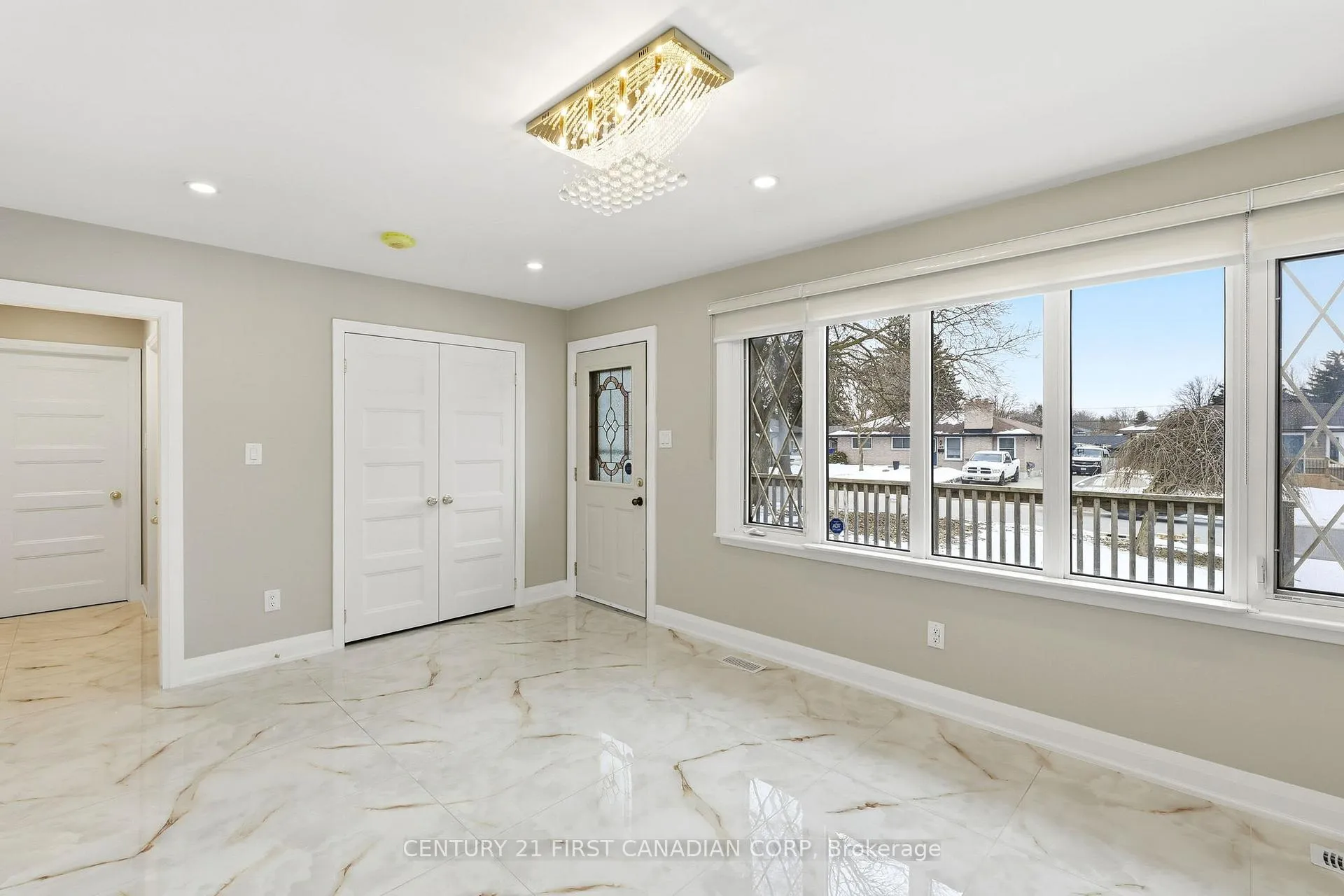Photo 4 of 174 Manitoulin Drive, London, East O — HOMEH