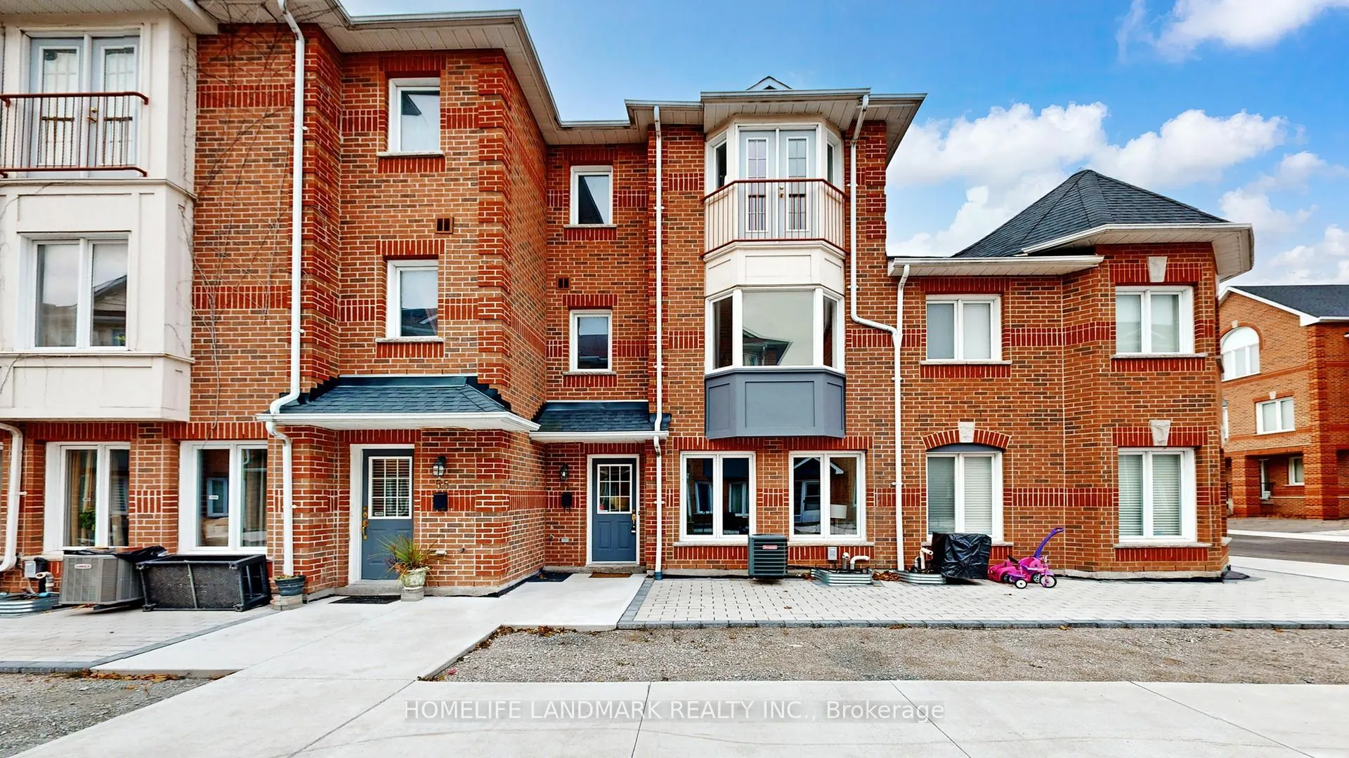 Photo 1 of Unit 54, 151 Townsgate Drive, Vaughan, Crestwood-Springfarm-Yorkhill — HOMEH