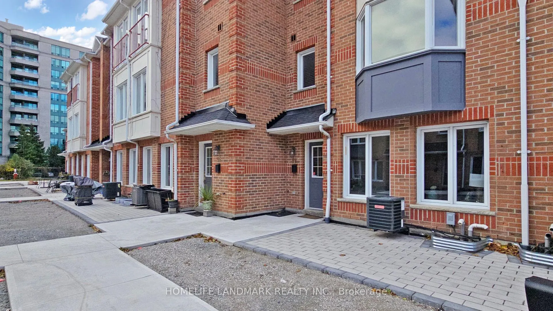 Photo 2 of Unit 54, 151 Townsgate Drive, Vaughan, Crestwood-Springfarm-Yorkhill — HOMEH