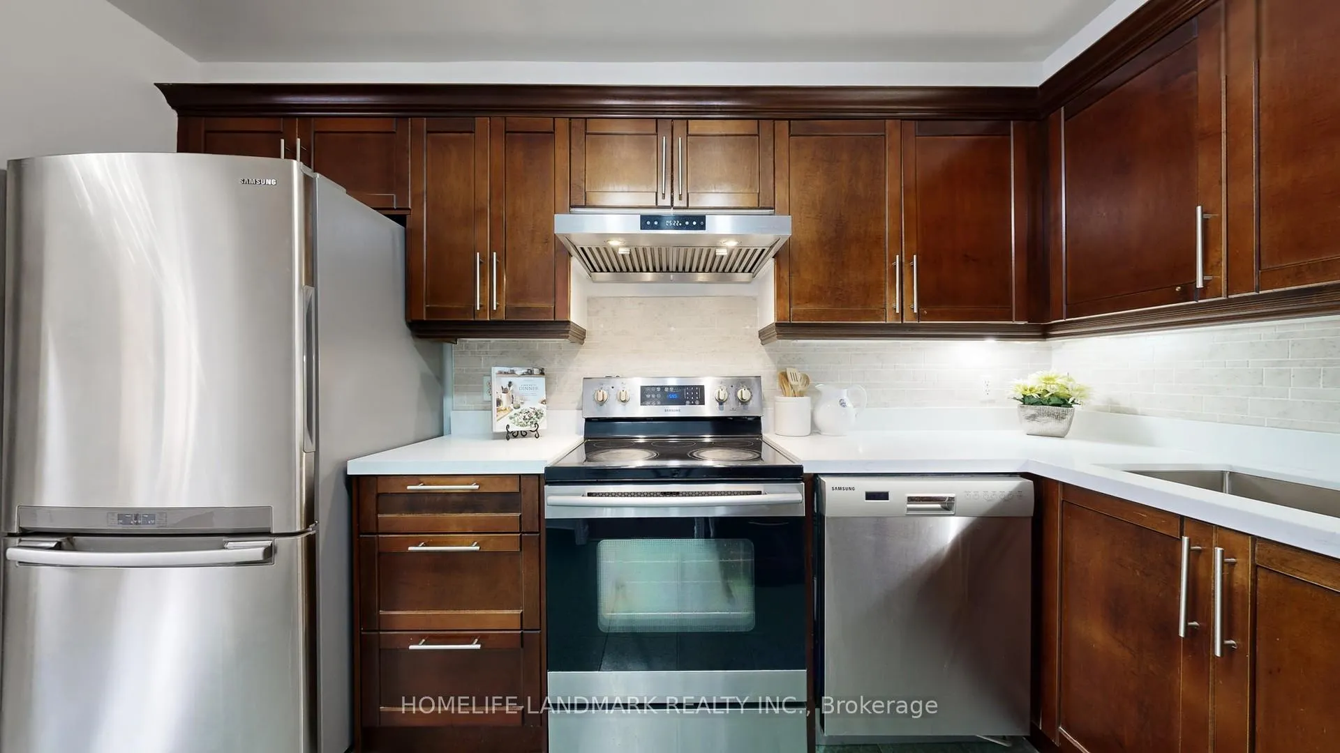 Photo 13 of Unit 54, 151 Townsgate Drive, Vaughan, Crestwood-Springfarm-Yorkhill — HOMEH
