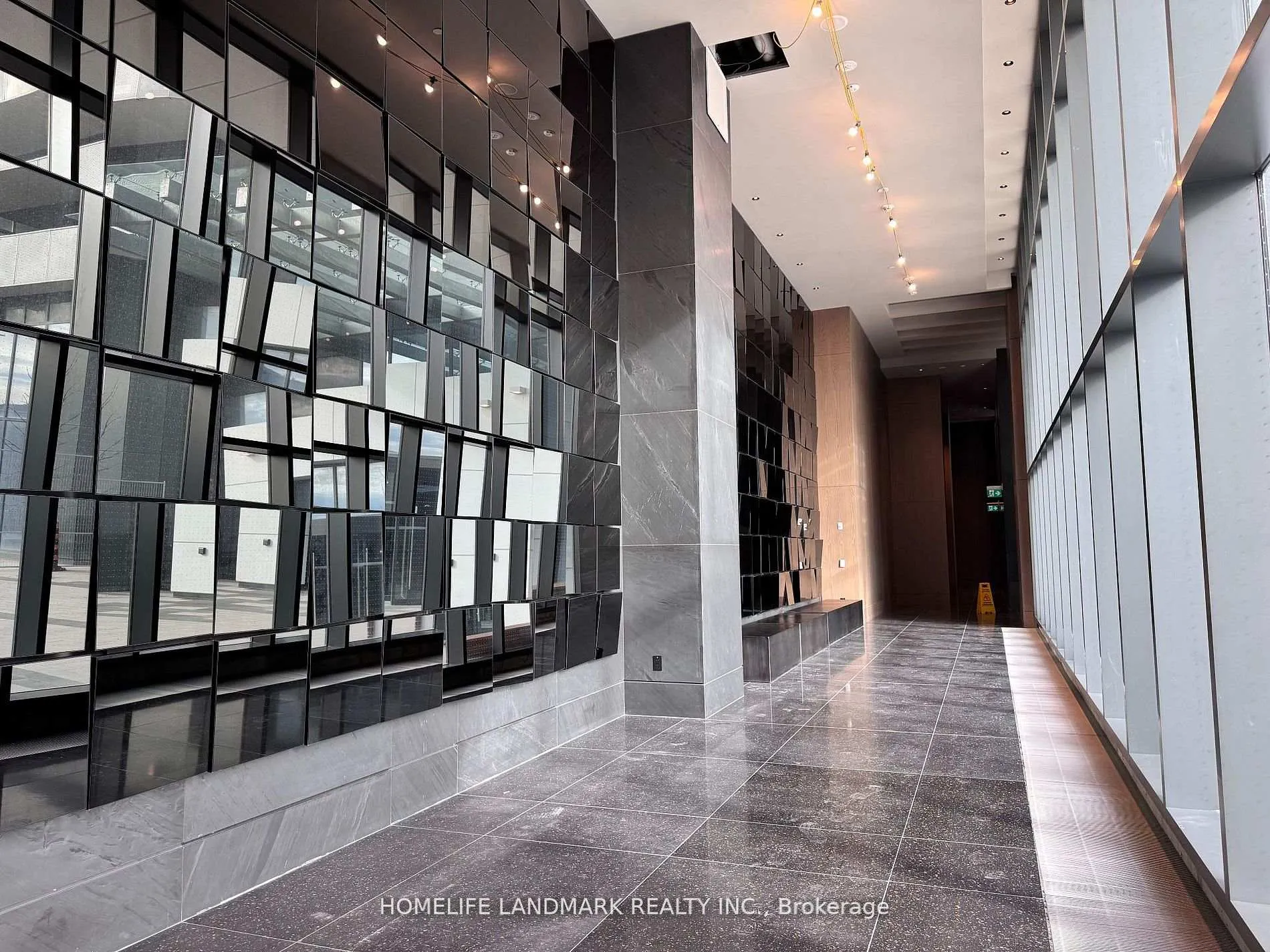 Photo 2 of Unit 2215, 8 Interchange Way, Vaughan, Vaughan Corporate Centre — HOMEH