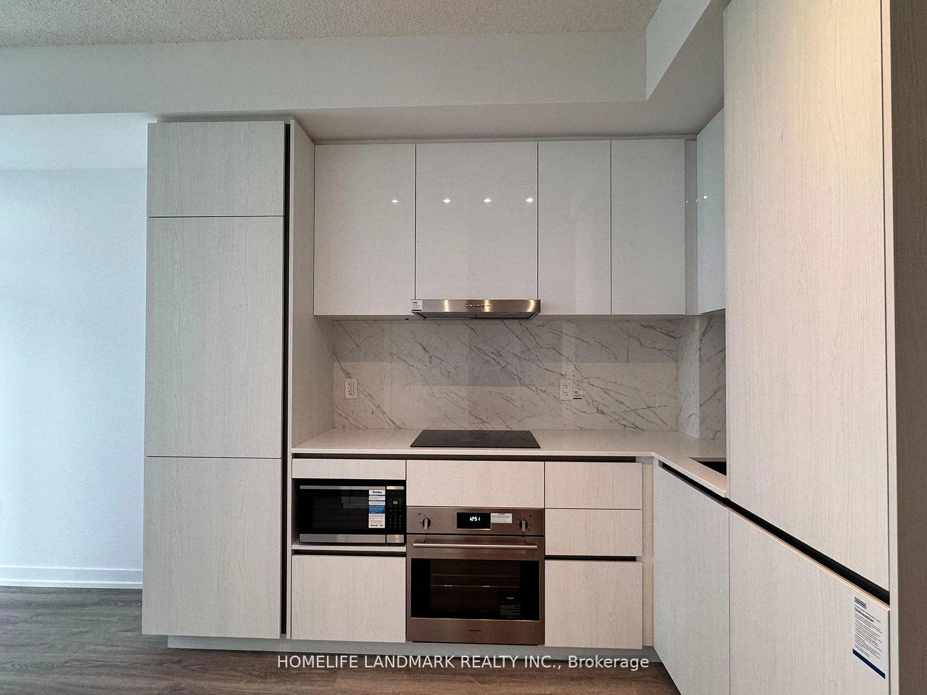 Photo 5 of Unit 2215, 8 Interchange Way, Vaughan, Vaughan Corporate Centre — HOMEH