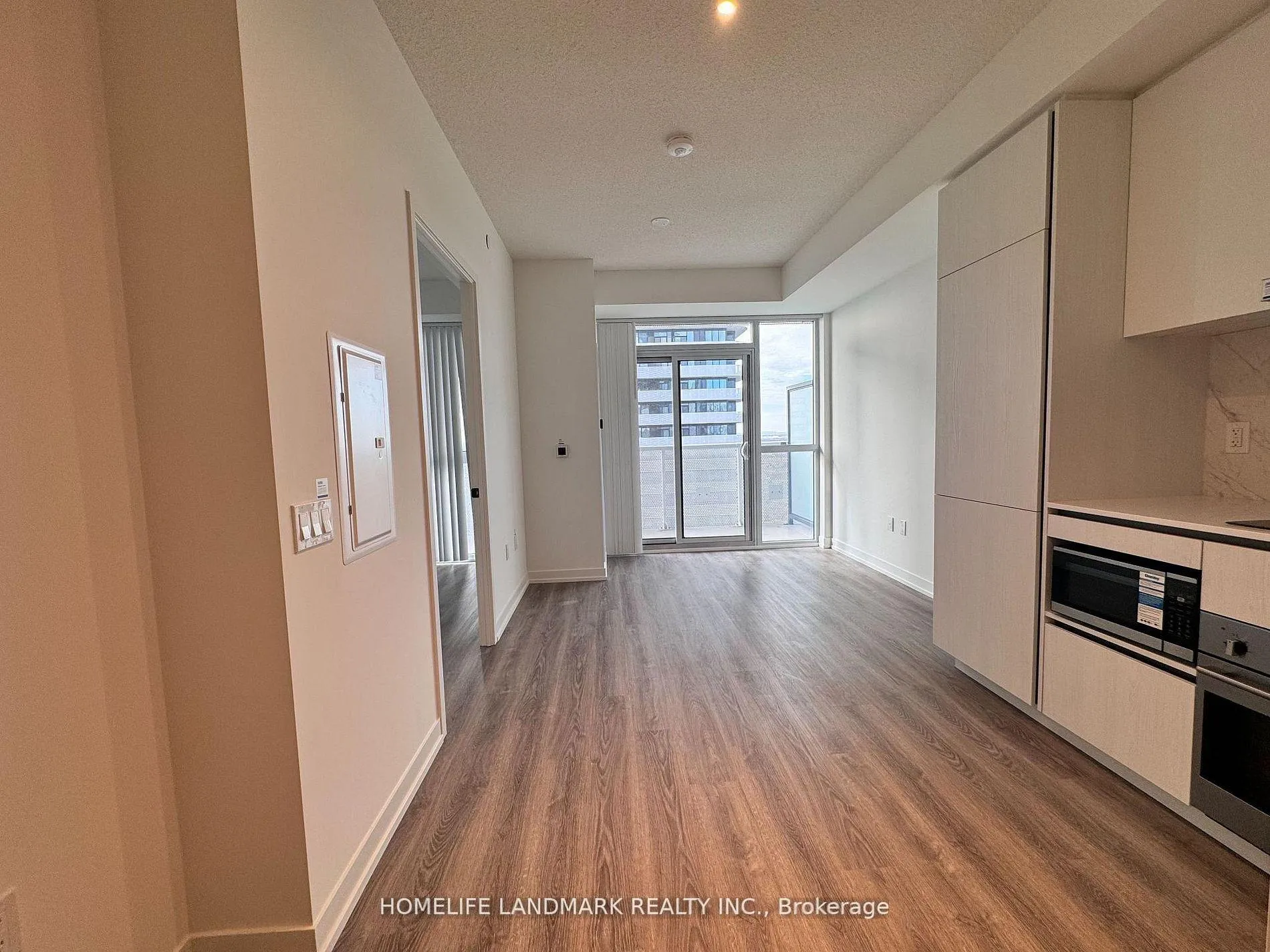 Photo 6 of Unit 2215, 8 Interchange Way, Vaughan, Vaughan Corporate Centre — HOMEH