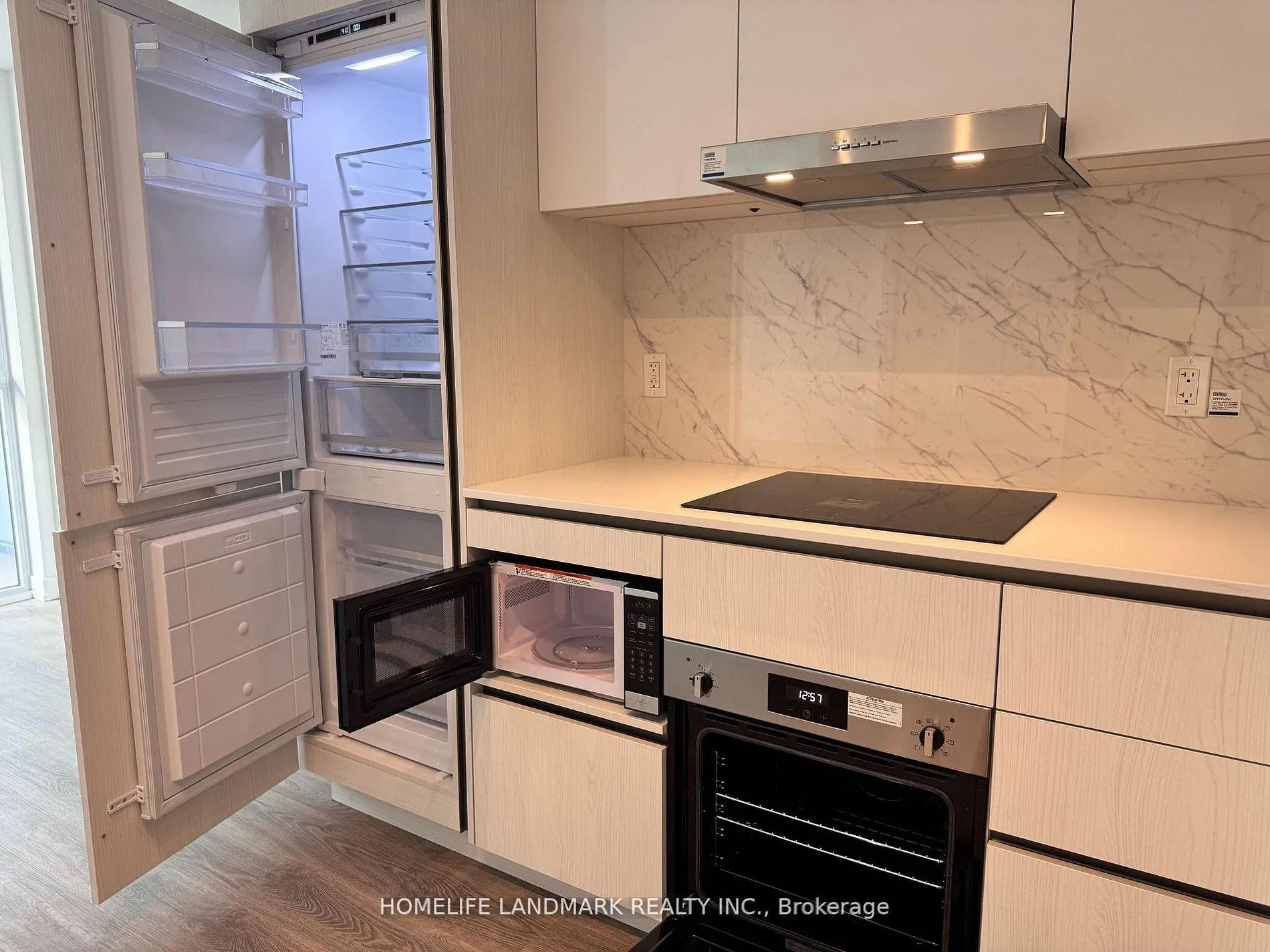 Photo 7 of Unit 2215, 8 Interchange Way, Vaughan, Vaughan Corporate Centre — HOMEH