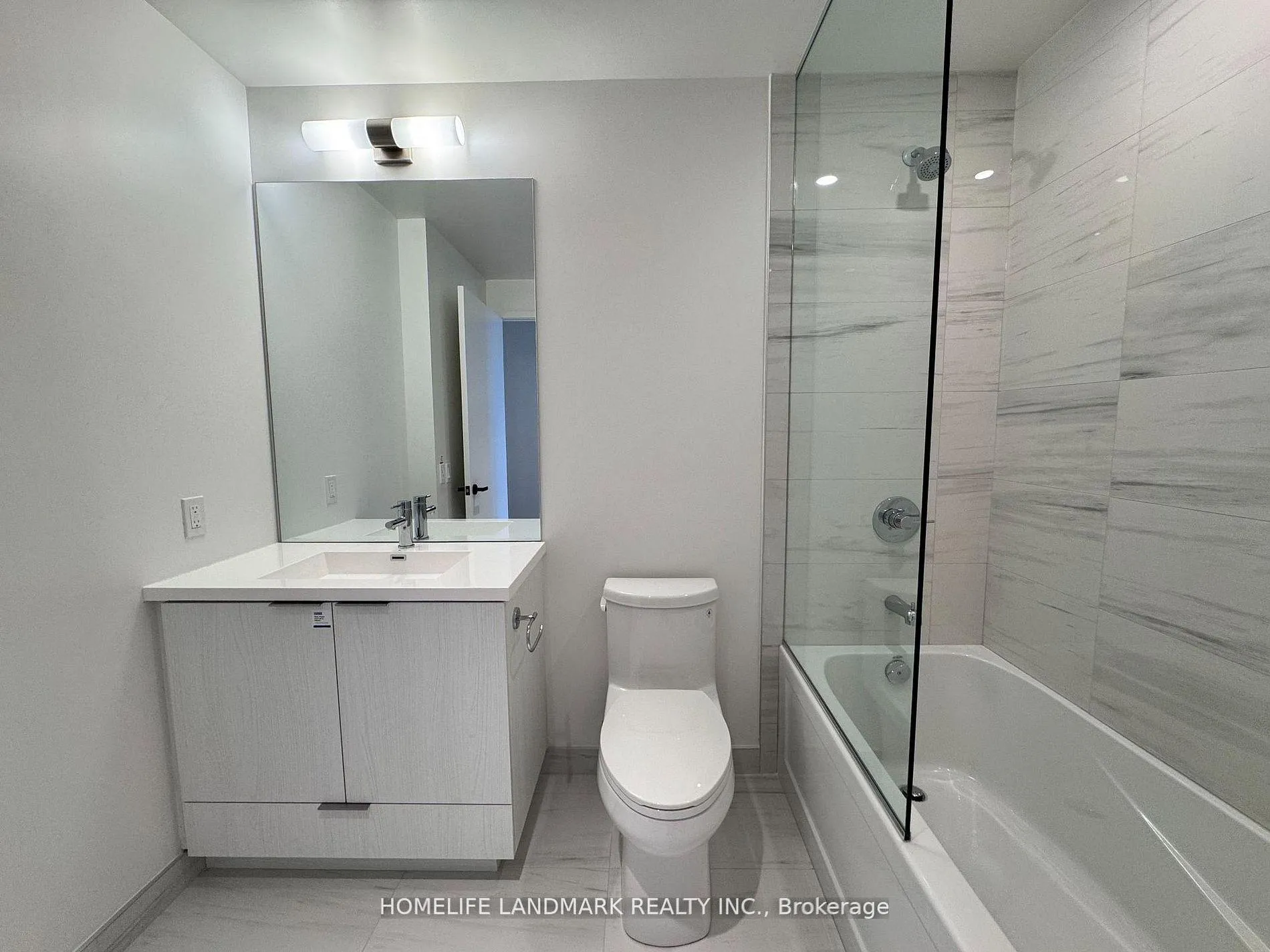 Photo 11 of Unit 2215, 8 Interchange Way, Vaughan, Vaughan Corporate Centre — HOMEH