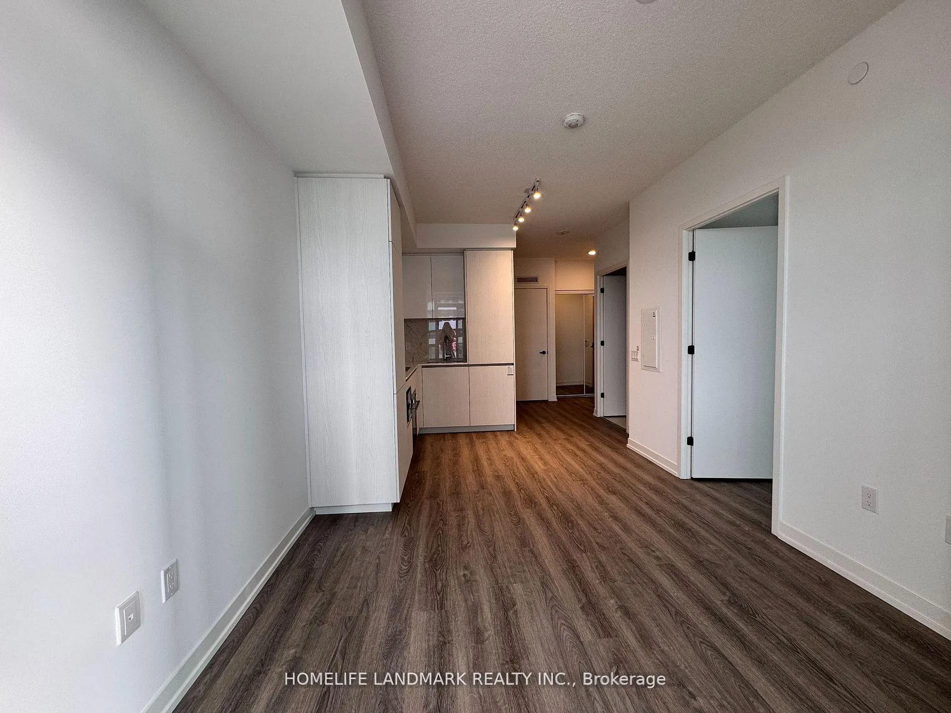 Photo 12 of Unit 2215, 8 Interchange Way, Vaughan, Vaughan Corporate Centre — HOMEH