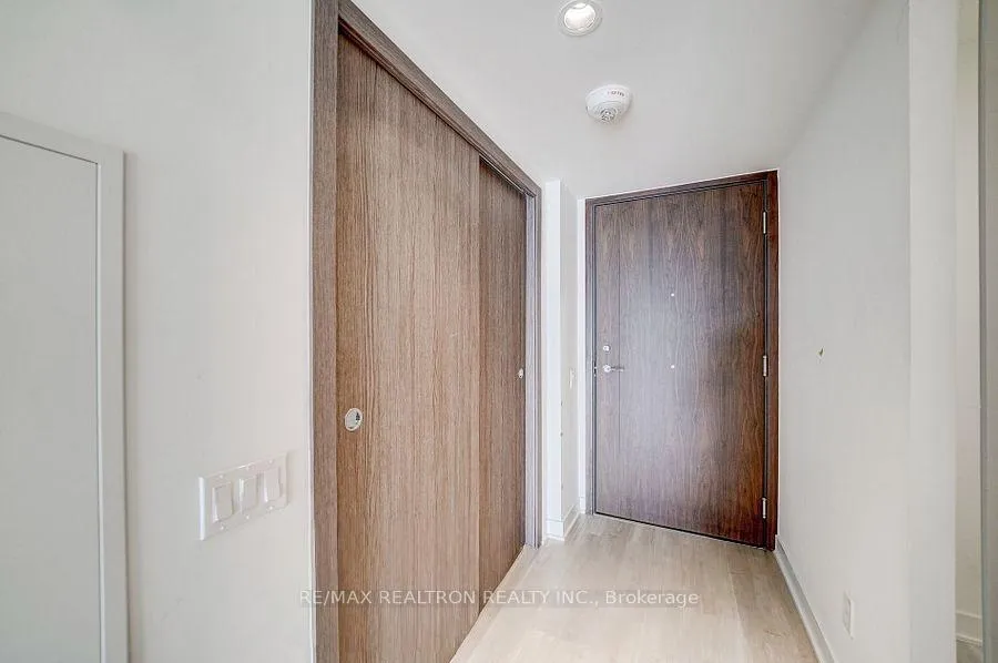 Photo 6 of Unit 1612, 17 Bathurst Street, Toronto, Waterfront Communities — HOMEH