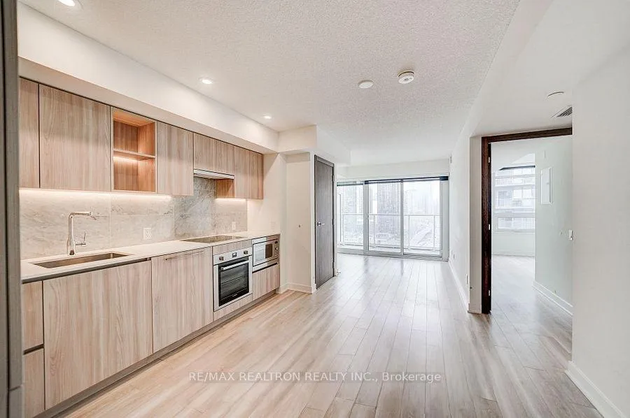Photo 10 of Unit 1612, 17 Bathurst Street, Toronto, Waterfront Communities — HOMEH
