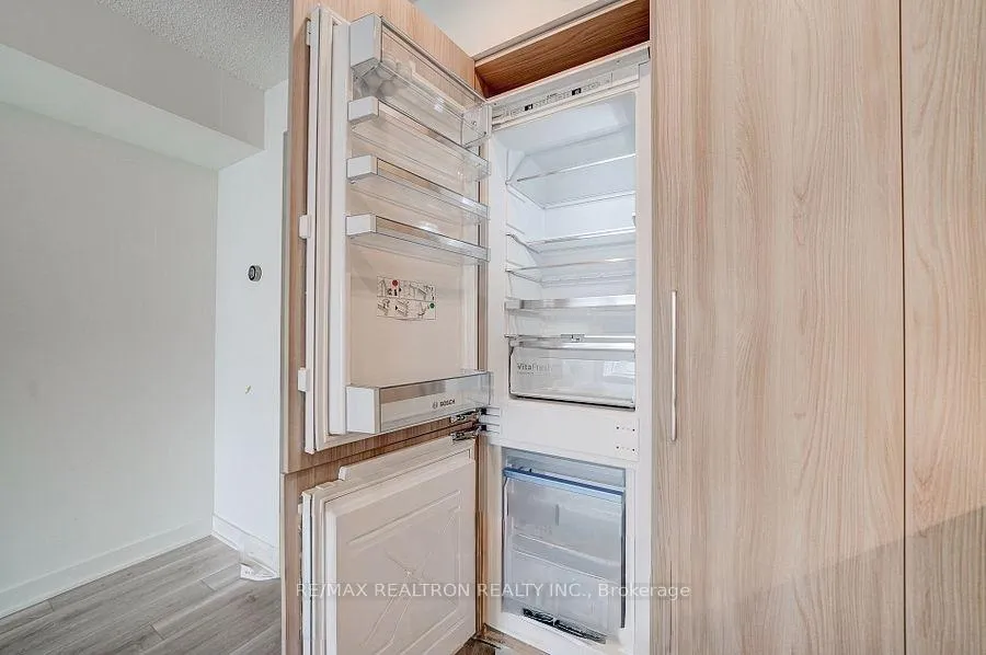 Photo 16 of Unit 1612, 17 Bathurst Street, Toronto, Waterfront Communities — HOMEH