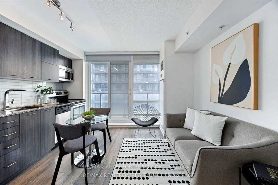 Photo 3 of Unit 1306, 20 Joe Shuster Way, Toronto, Niagara — HOMEH