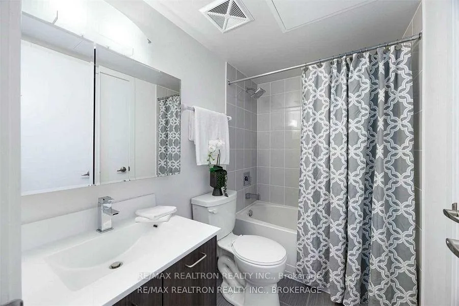 Photo 10 of Unit 1306, 20 Joe Shuster Way, Toronto, Niagara — HOMEH