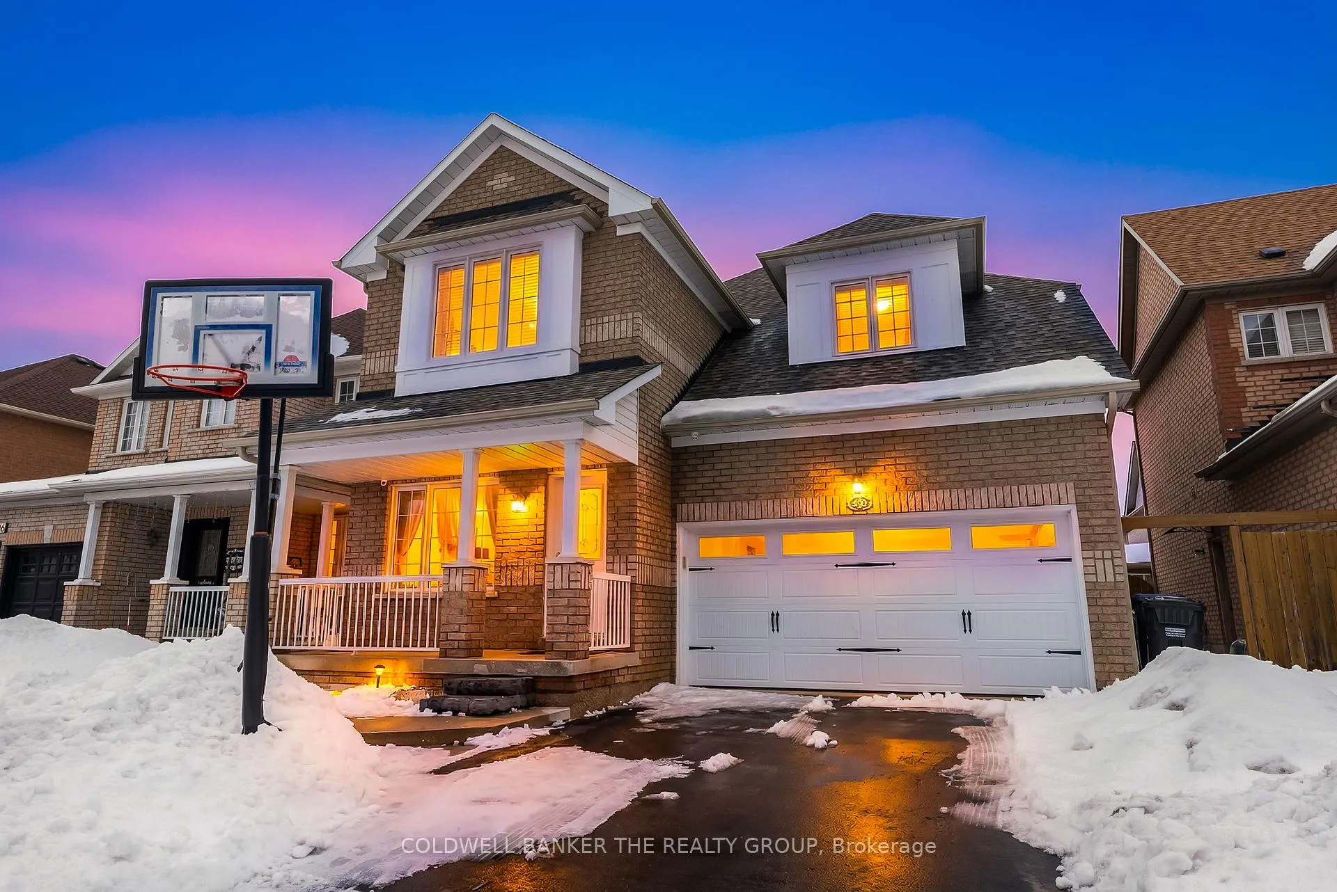 Photo 5 of 98 Masters Green Crescent, Brampton, Snelgrove — HOMEH
