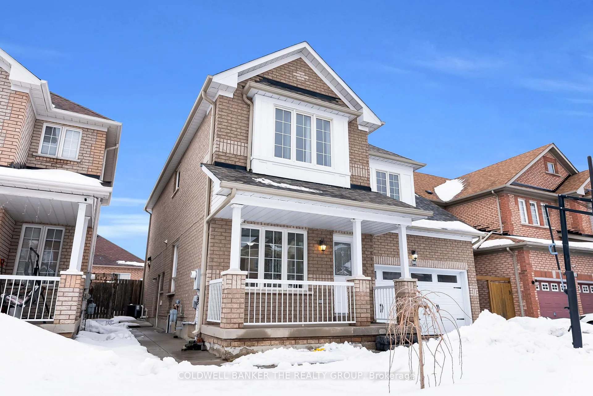 Photo 7 of 98 Masters Green Crescent, Brampton, Snelgrove — HOMEH