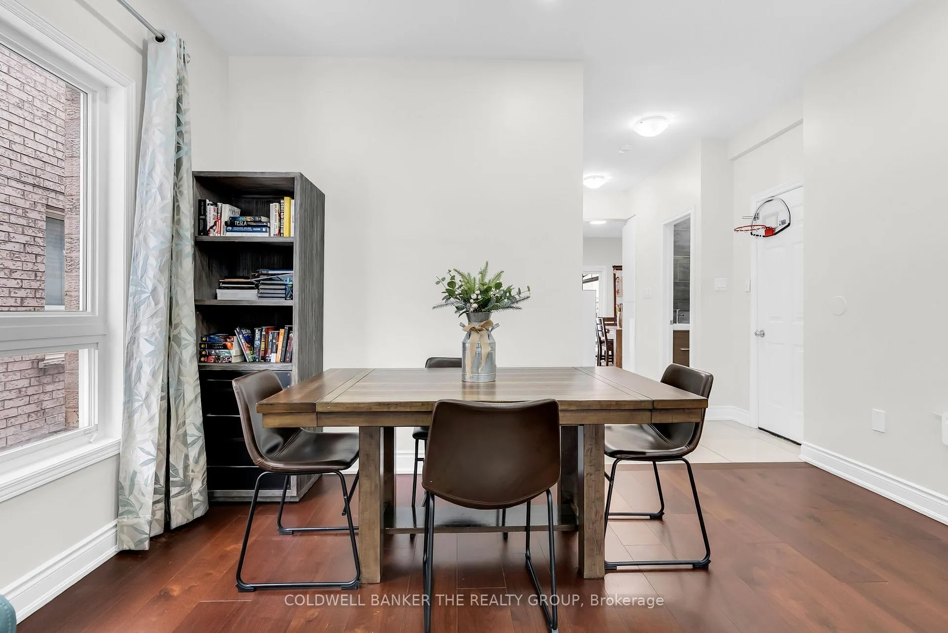 Photo 13 of 98 Masters Green Crescent, Brampton, Snelgrove — HOMEH