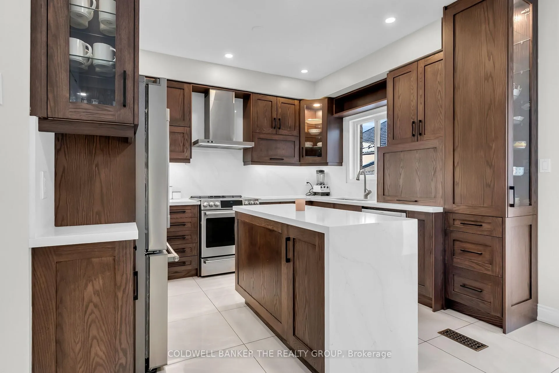 Photo 18 of 98 Masters Green Crescent, Brampton, Snelgrove — HOMEH