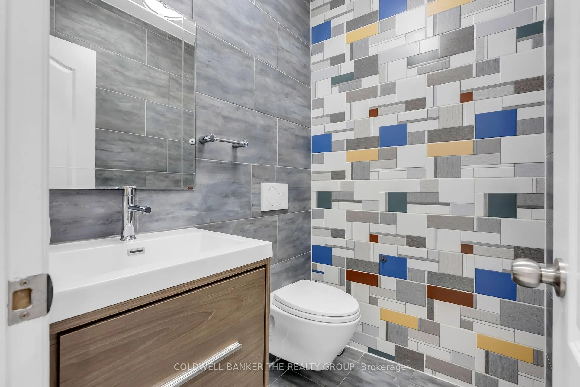 Photo 25 of 98 Masters Green Crescent, Brampton, Snelgrove — HOMEH