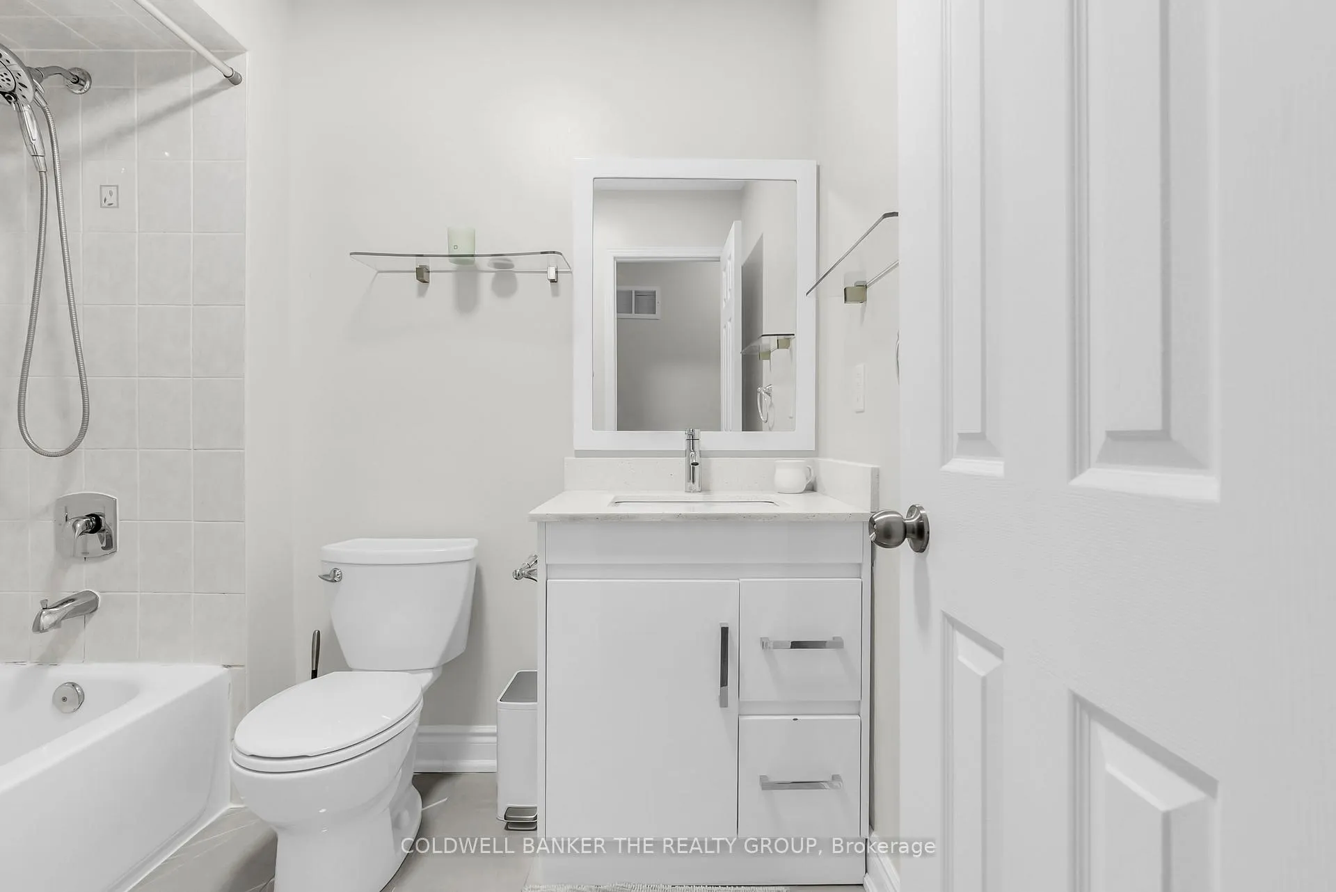 Photo 32 of 98 Masters Green Crescent, Brampton, Snelgrove — HOMEH