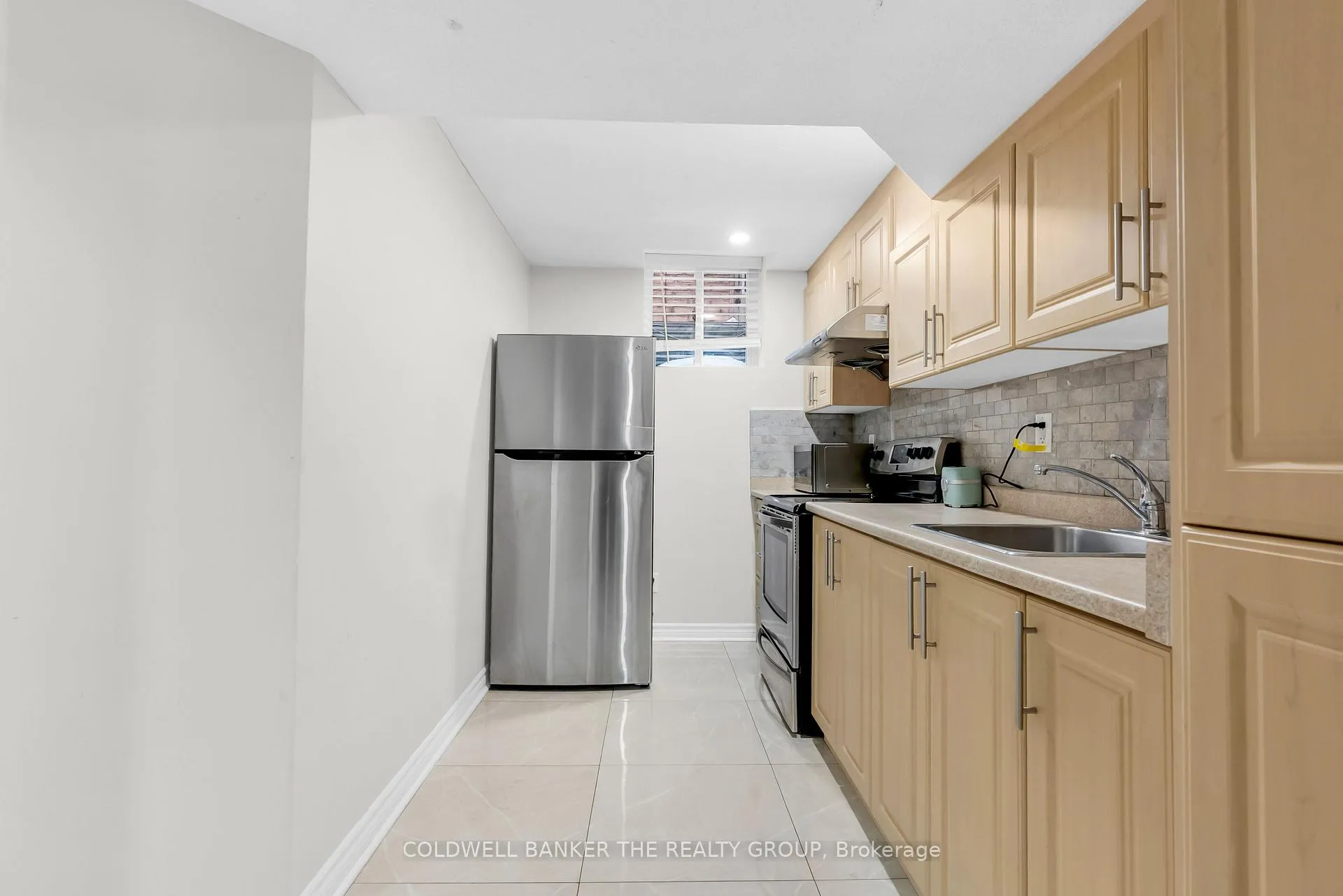 Photo 37 of 98 Masters Green Crescent, Brampton, Snelgrove — HOMEH