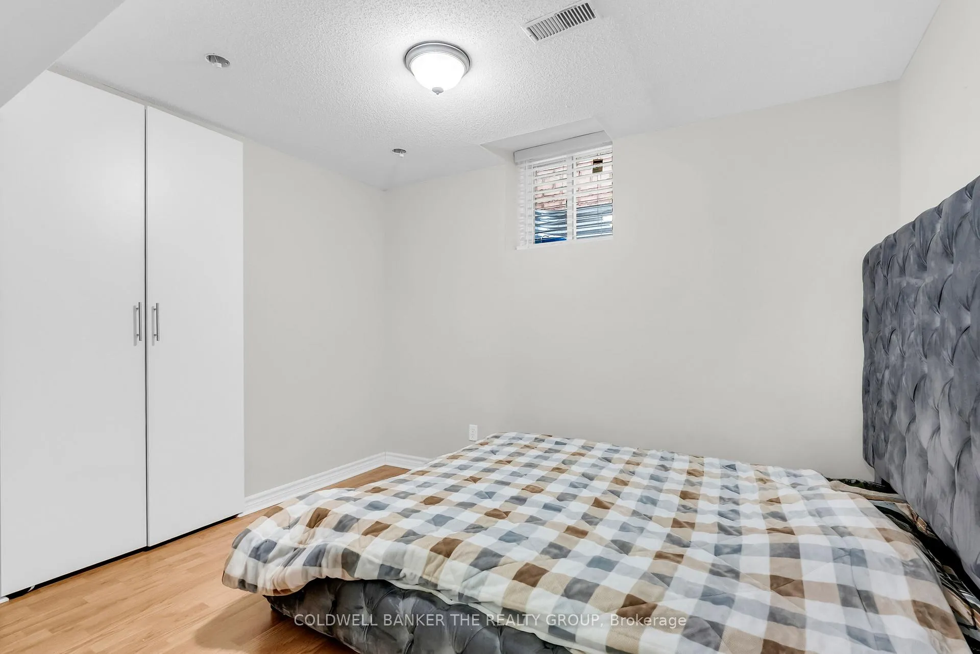 Photo 40 of 98 Masters Green Crescent, Brampton, Snelgrove — HOMEH
