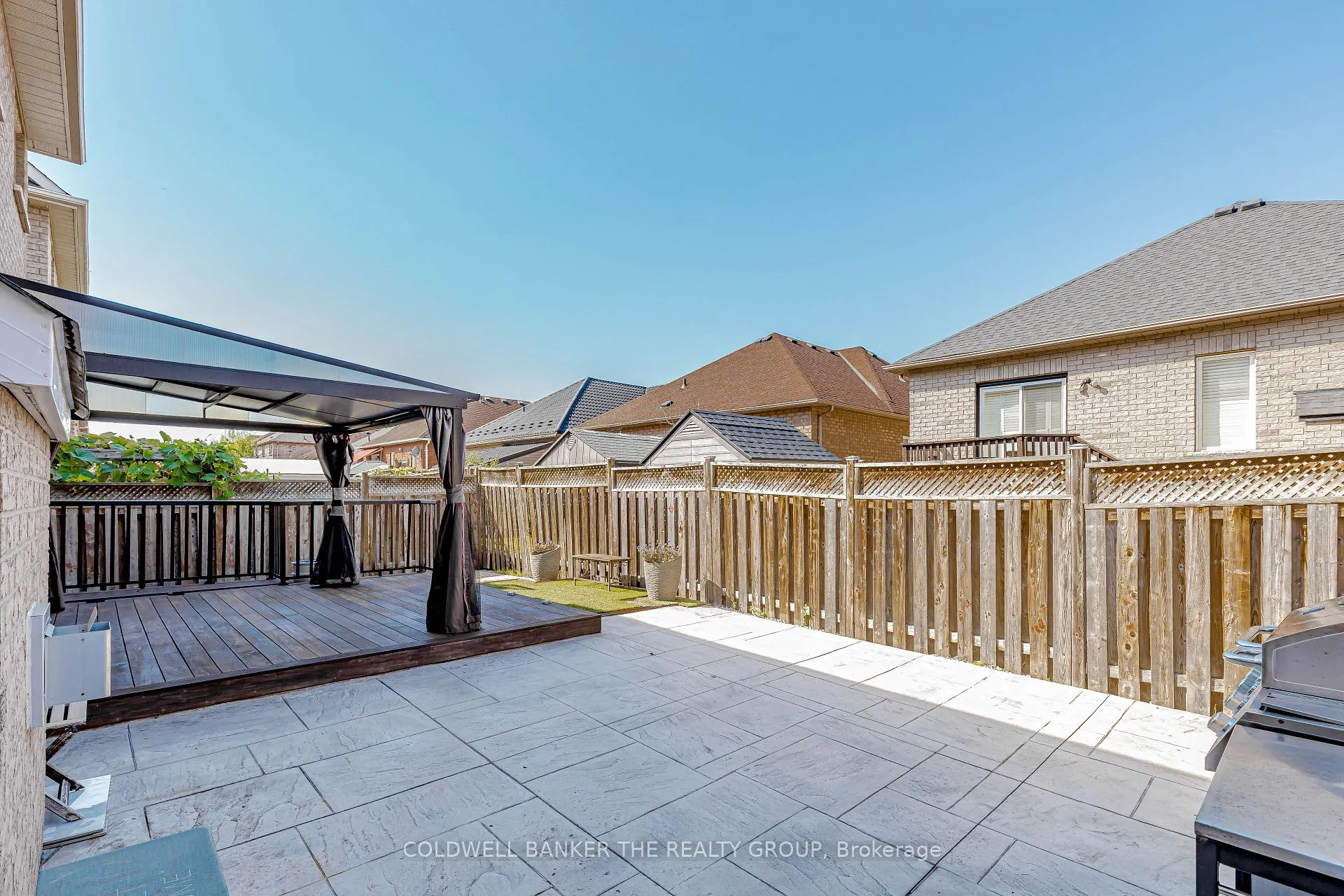 Photo 43 of 98 Masters Green Crescent, Brampton, Snelgrove — HOMEH
