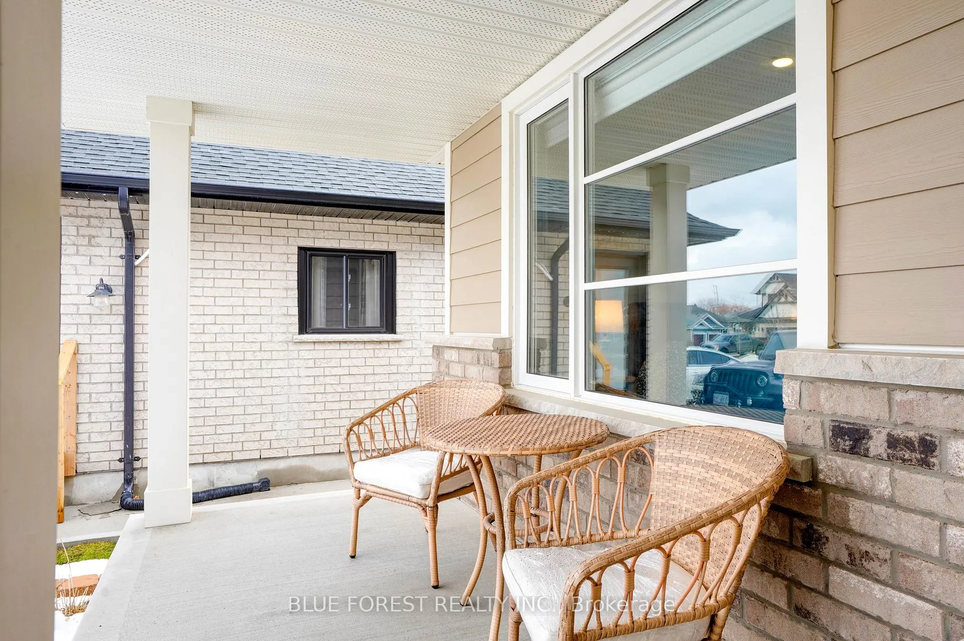Photo 3 of 12 Auburn Drive, St. Thomas — HOMEH