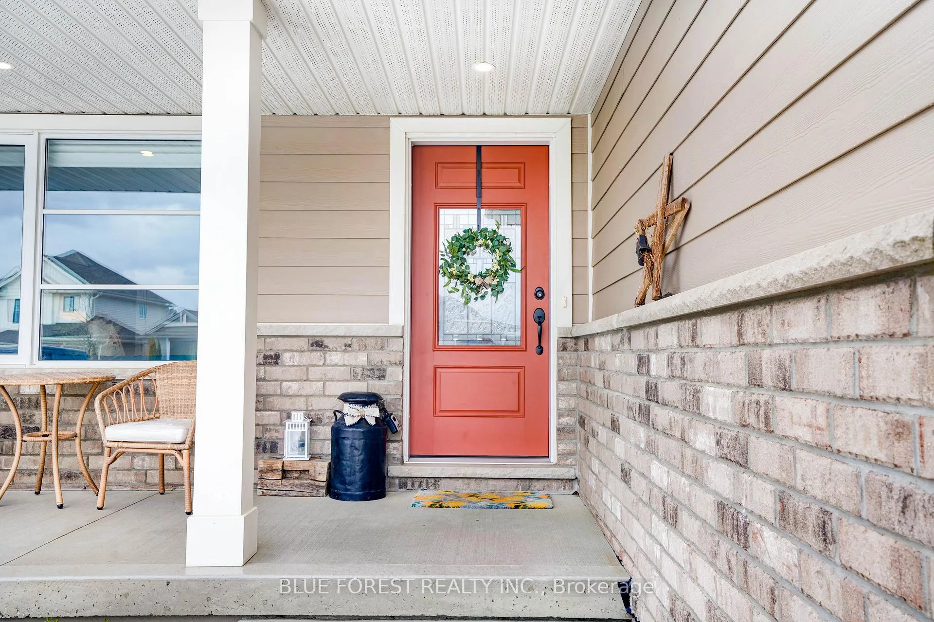 Photo 4 of 12 Auburn Drive, St. Thomas — HOMEH