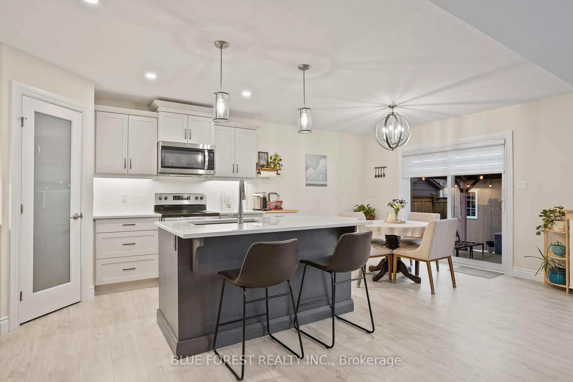 Photo 6 of 12 Auburn Drive, St. Thomas — HOMEH