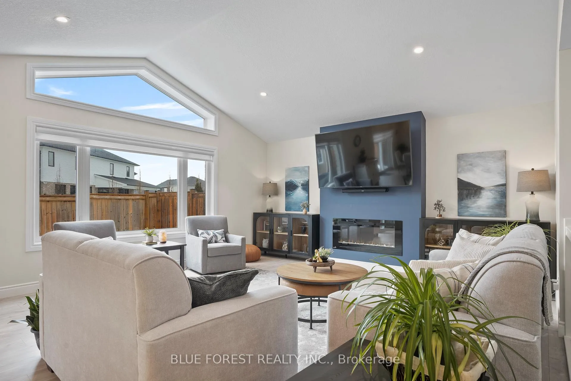 Photo 16 of 12 Auburn Drive, St. Thomas — HOMEH
