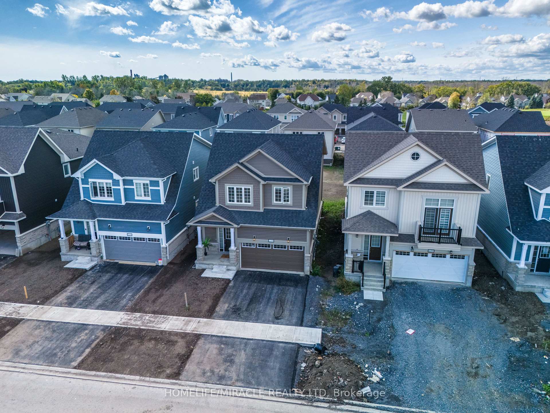 Photo 2 of 119 Oakmont Drive, Loyalist, Bath — HOMEH