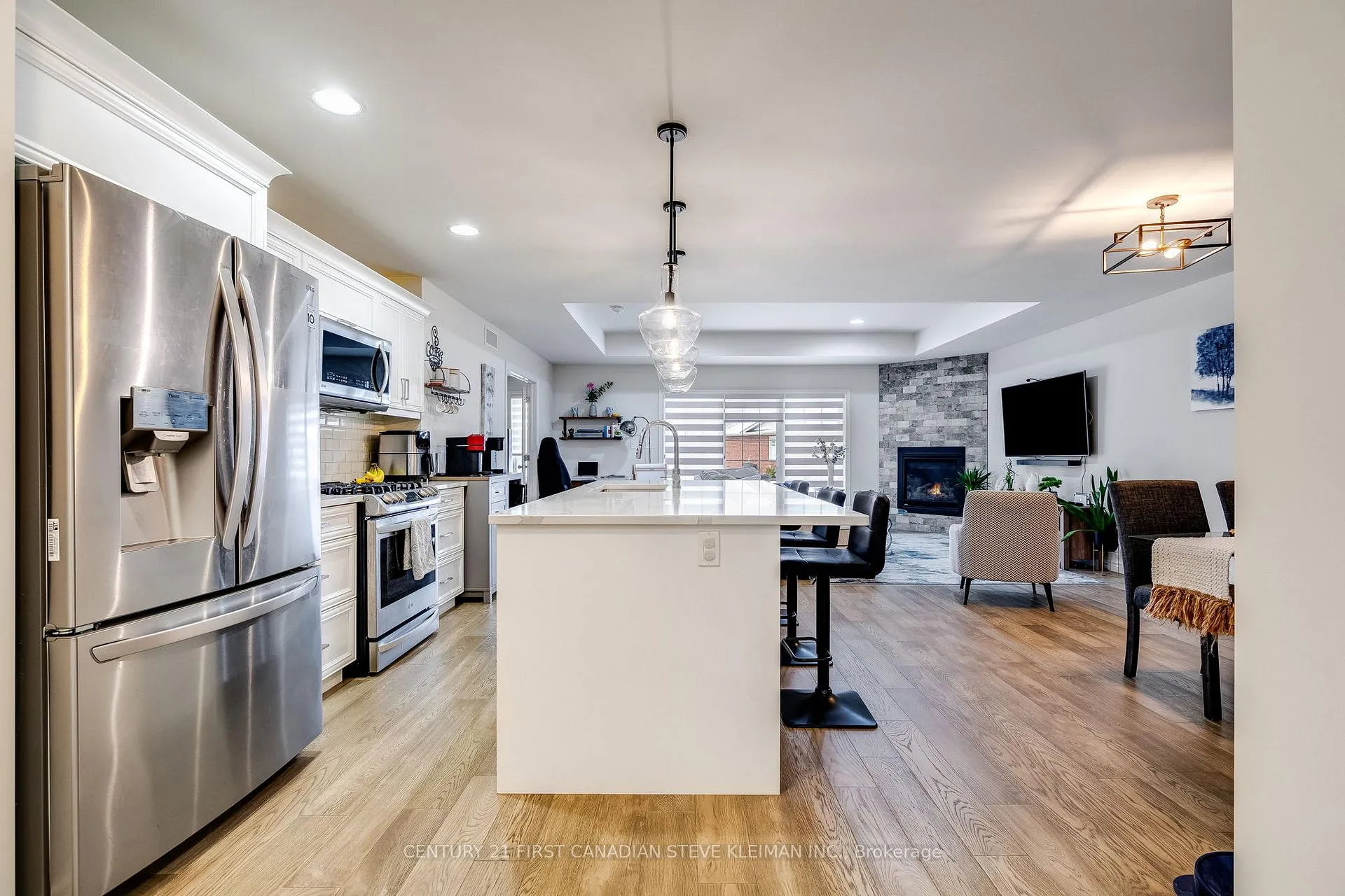 Photo 2 of 1091 Copeland Avenue, Windsor — HOMEH