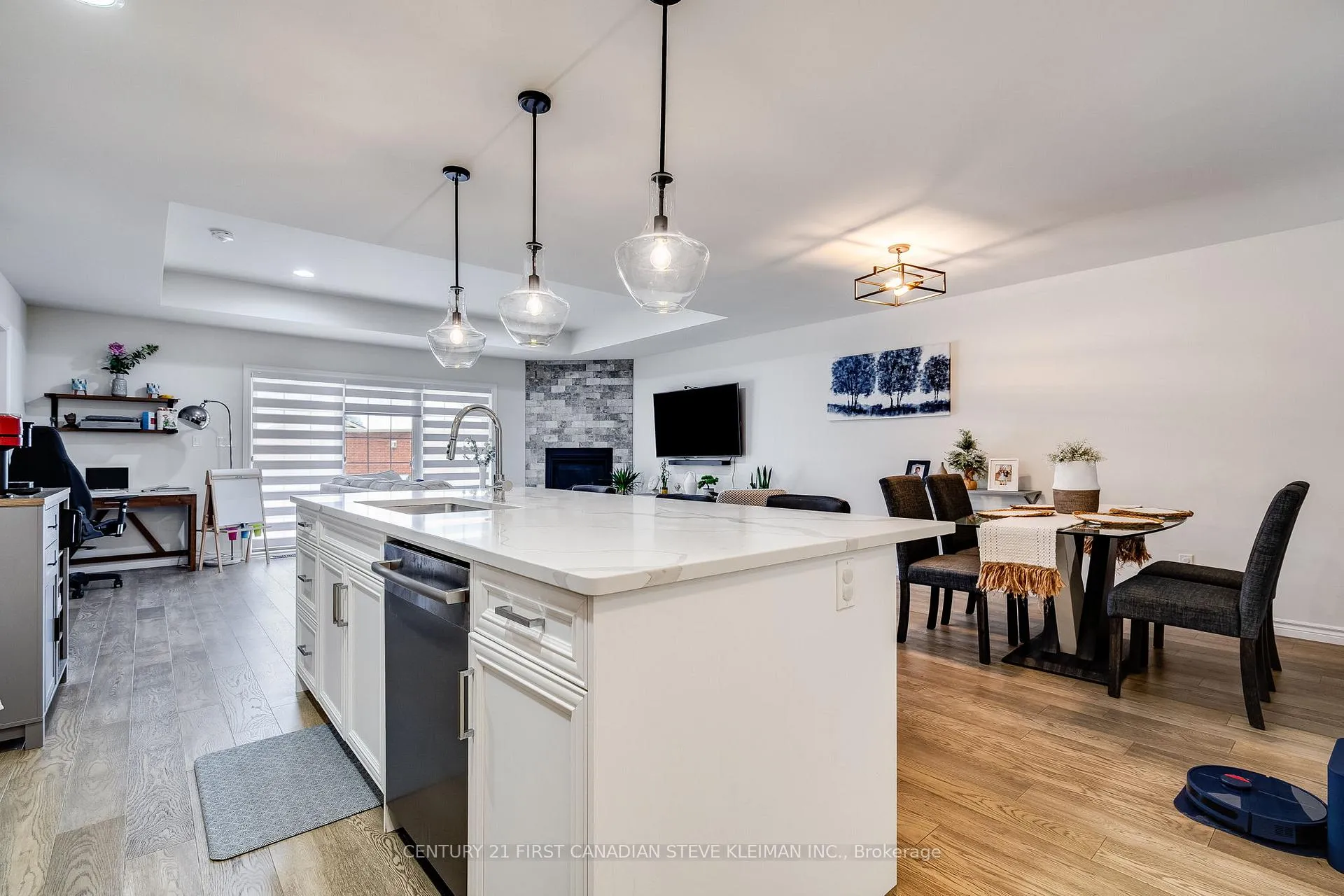 Photo 4 of 1091 Copeland Avenue, Windsor — HOMEH
