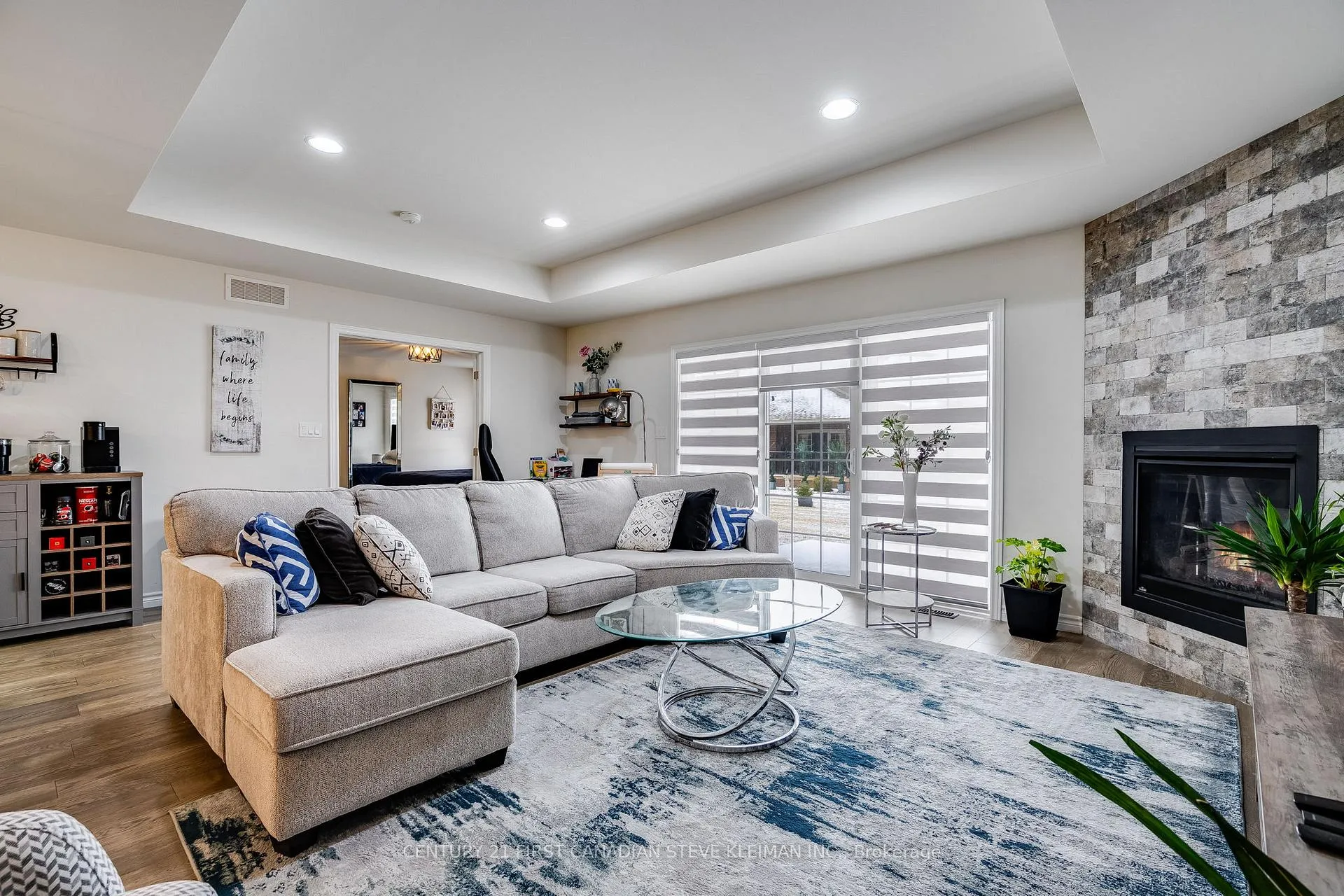 Photo 11 of 1091 Copeland Avenue, Windsor — HOMEH