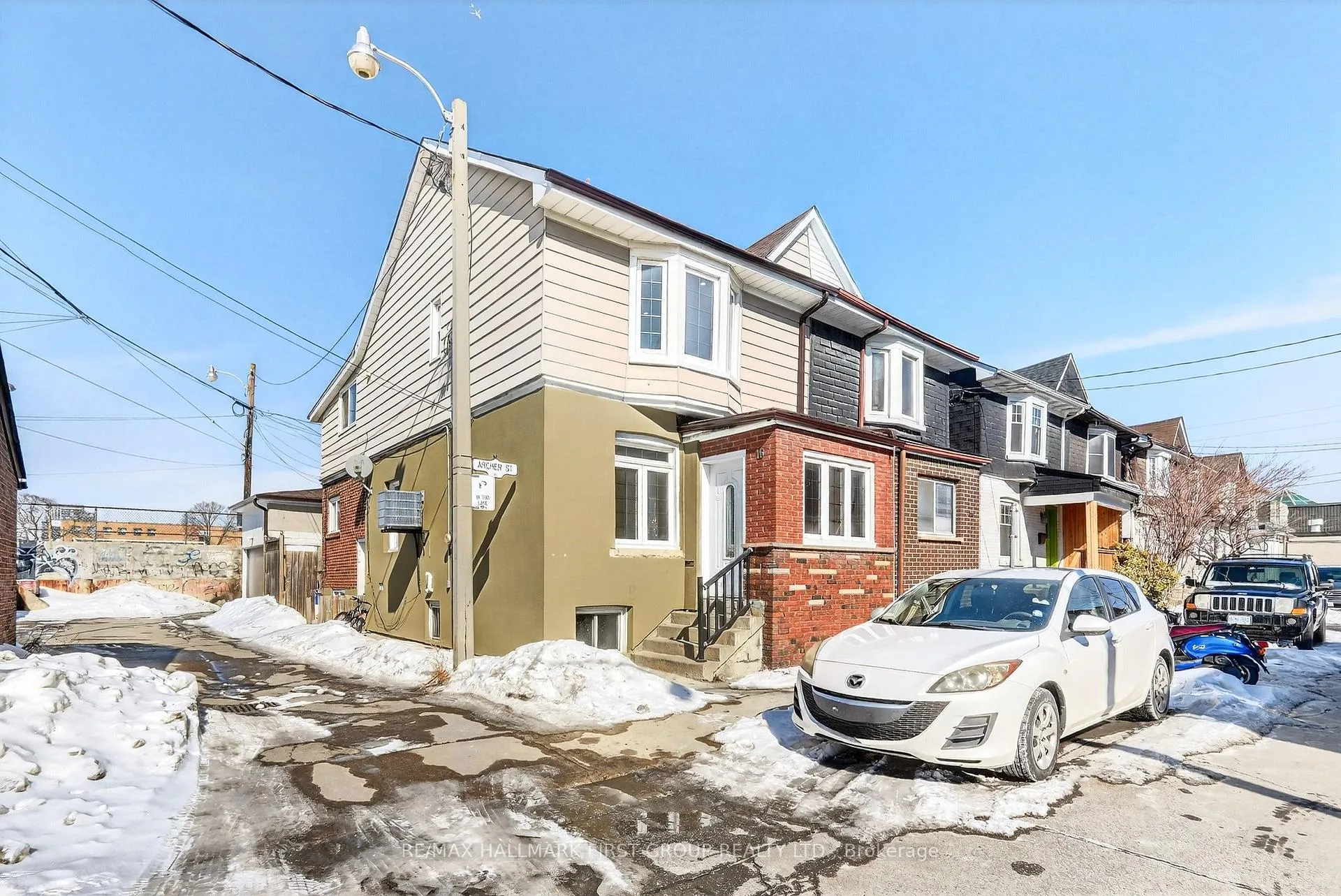 Photo 1 of 16 Archer Street, Toronto, Dufferin Grove — HOMEH