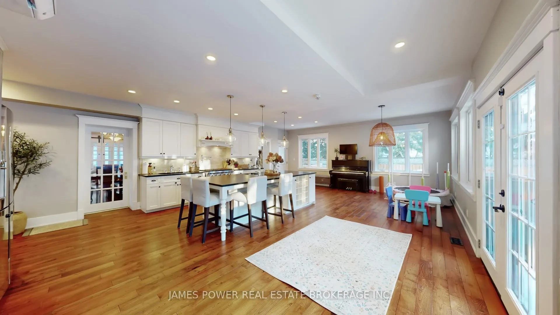 Photo 19 of 556 Stillwater Crescent, Burlington, LaSalle — HOMEH