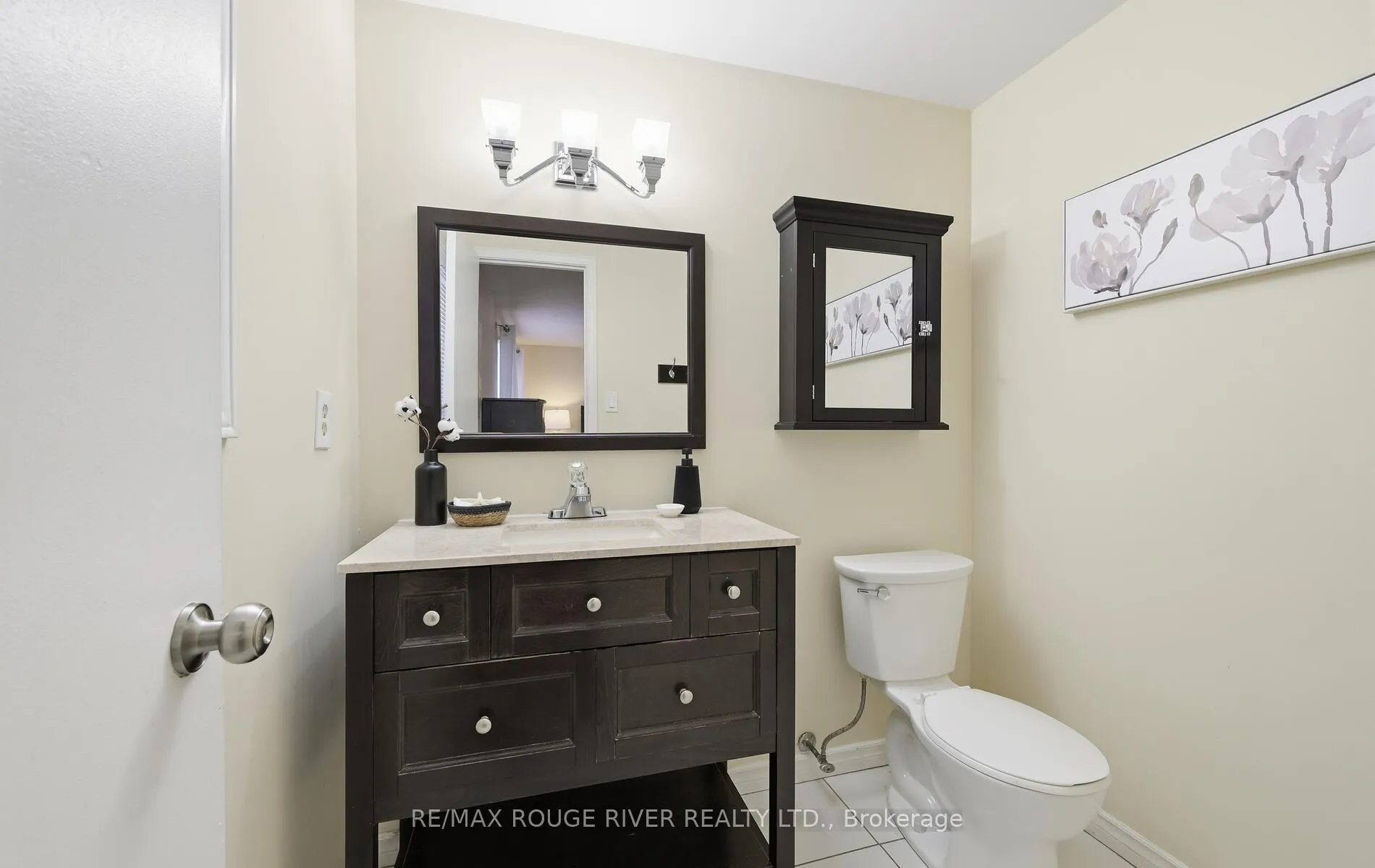 Photo 17 of 1201 Charlotte Circle, Pickering, Liverpool — HOMEH