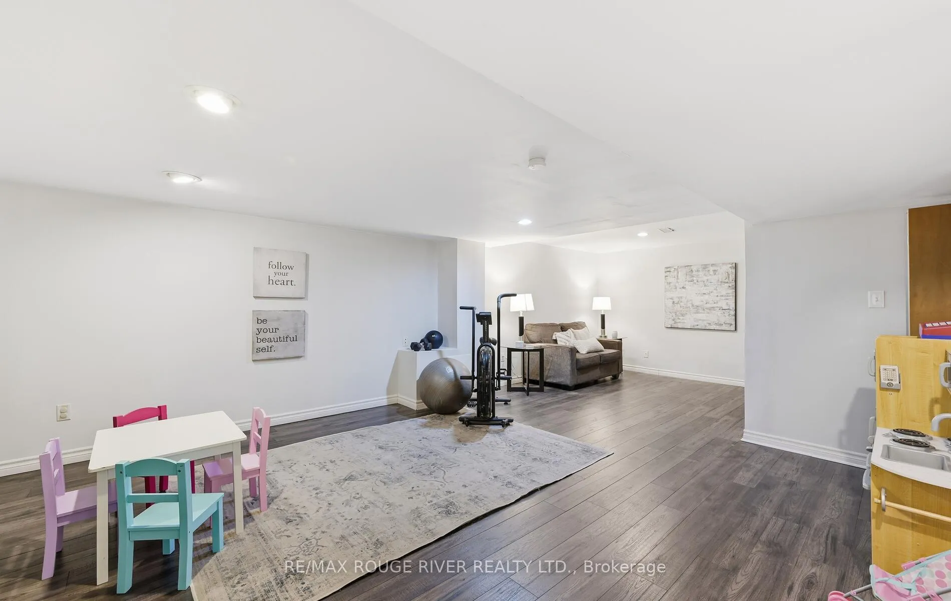 Photo 25 of 1201 Charlotte Circle, Pickering, Liverpool — HOMEH