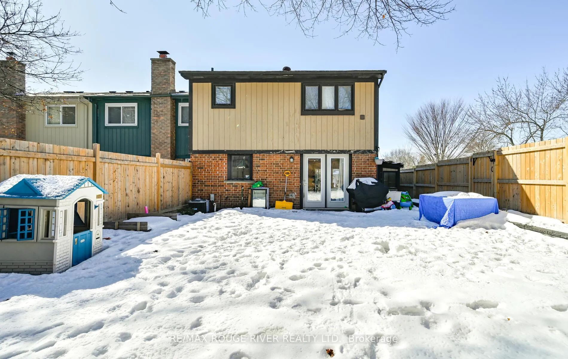 Photo 32 of 1201 Charlotte Circle, Pickering, Liverpool — HOMEH