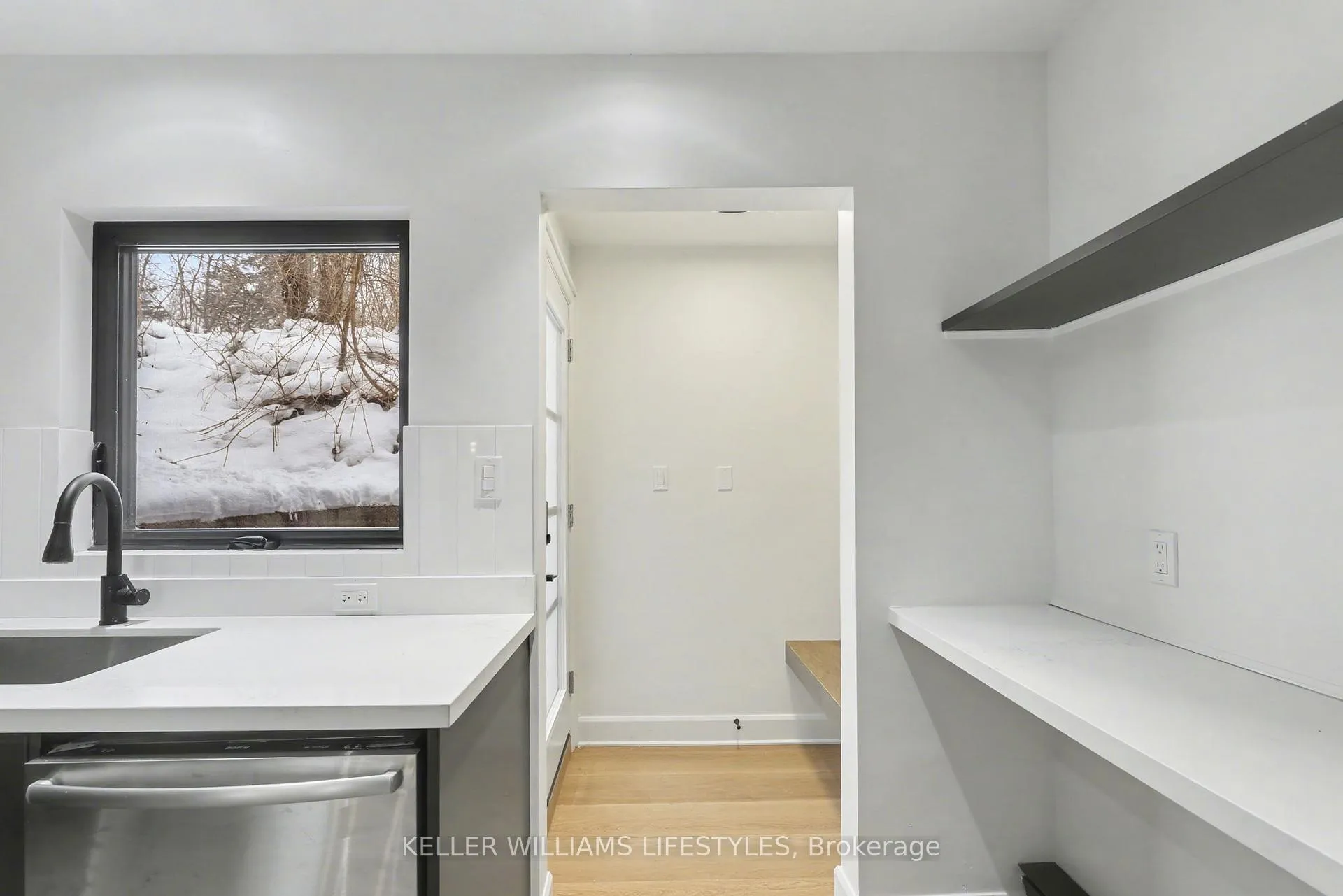 Photo 2 of Unit B, 306 Riverside Drive, London, North N — HOMEH