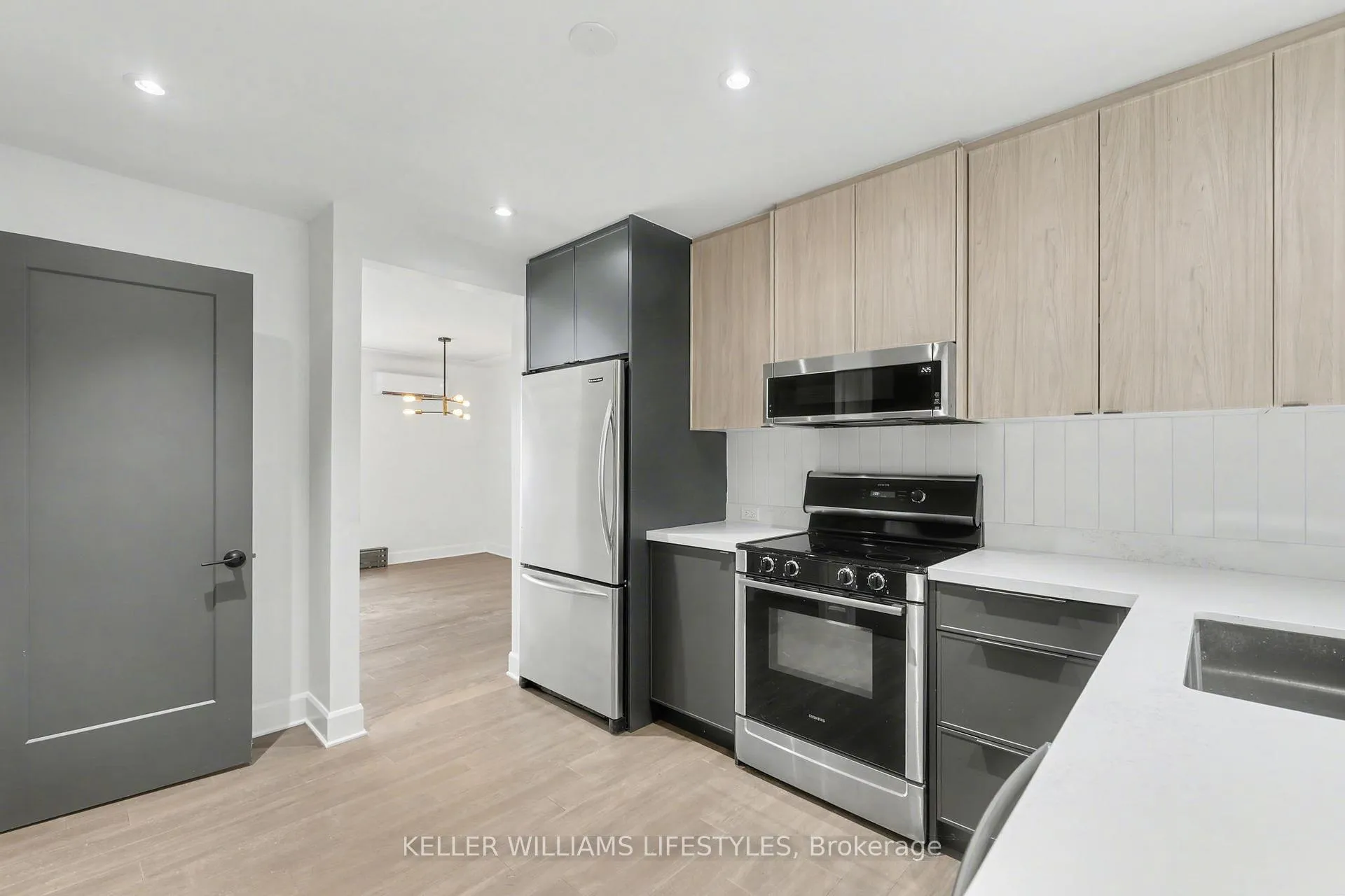 Photo 3 of Unit B, 306 Riverside Drive, London, North N — HOMEH