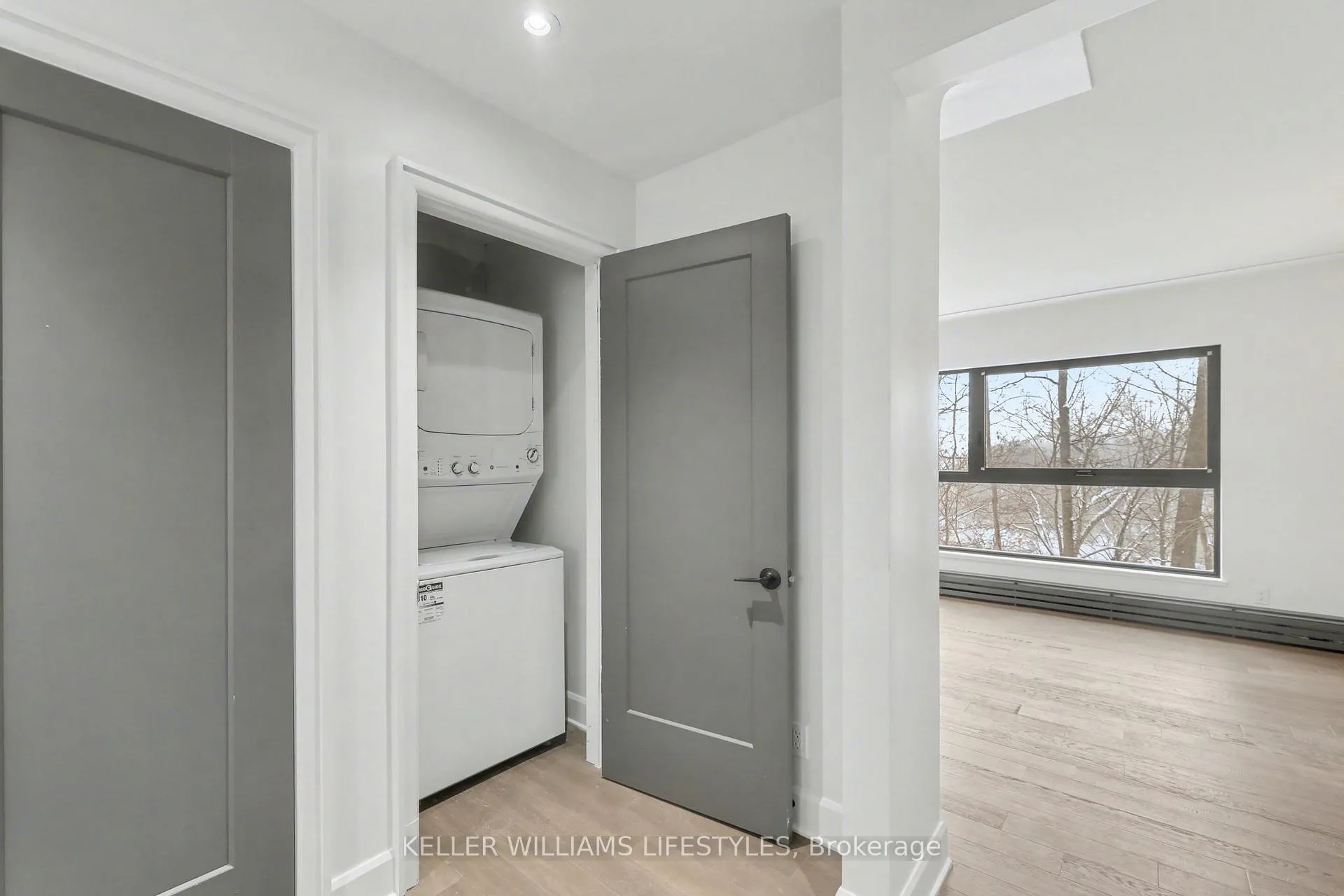 Photo 5 of Unit B, 306 Riverside Drive, London, North N — HOMEH