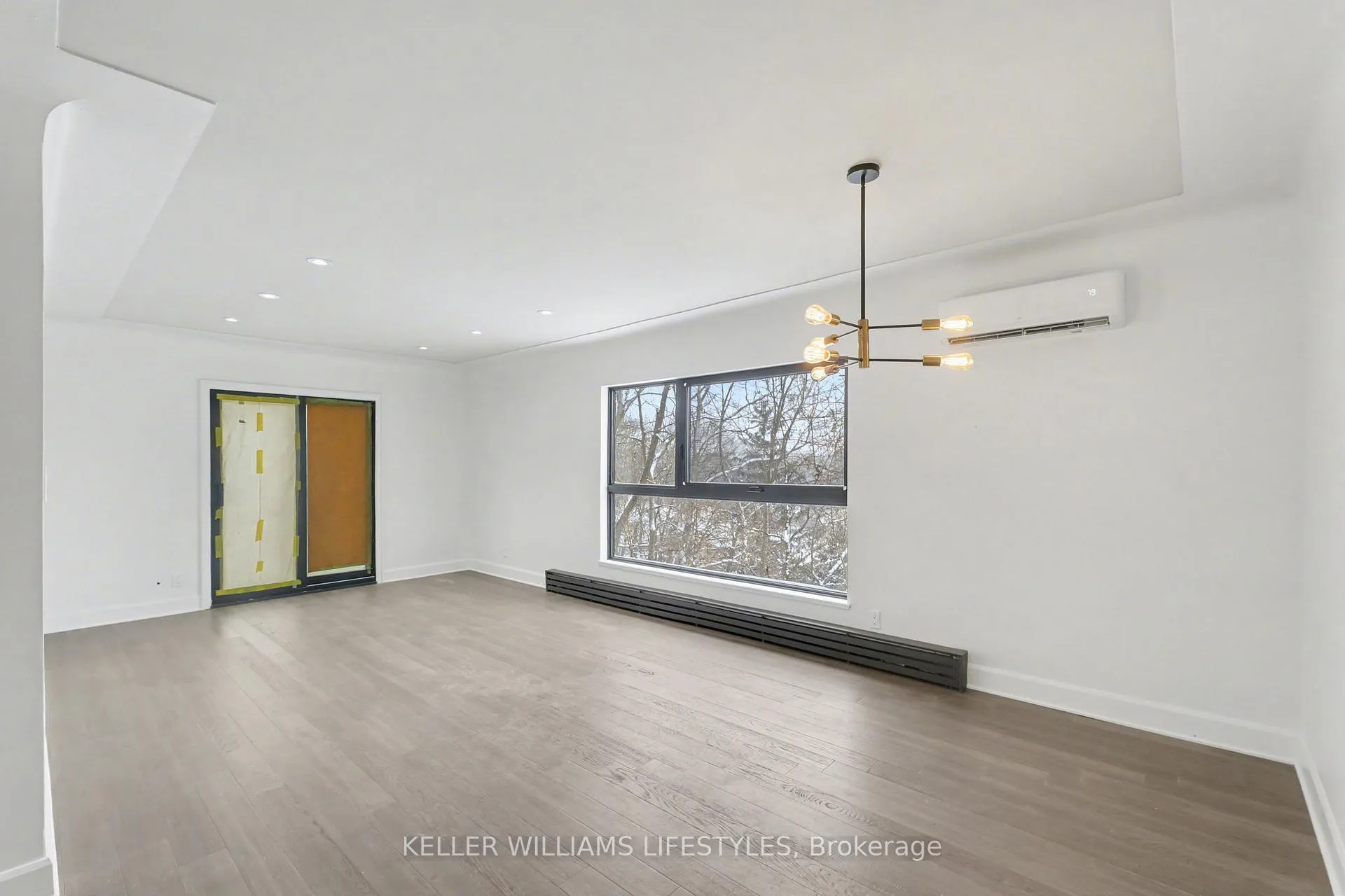 Photo 6 of Unit B, 306 Riverside Drive, London, North N — HOMEH