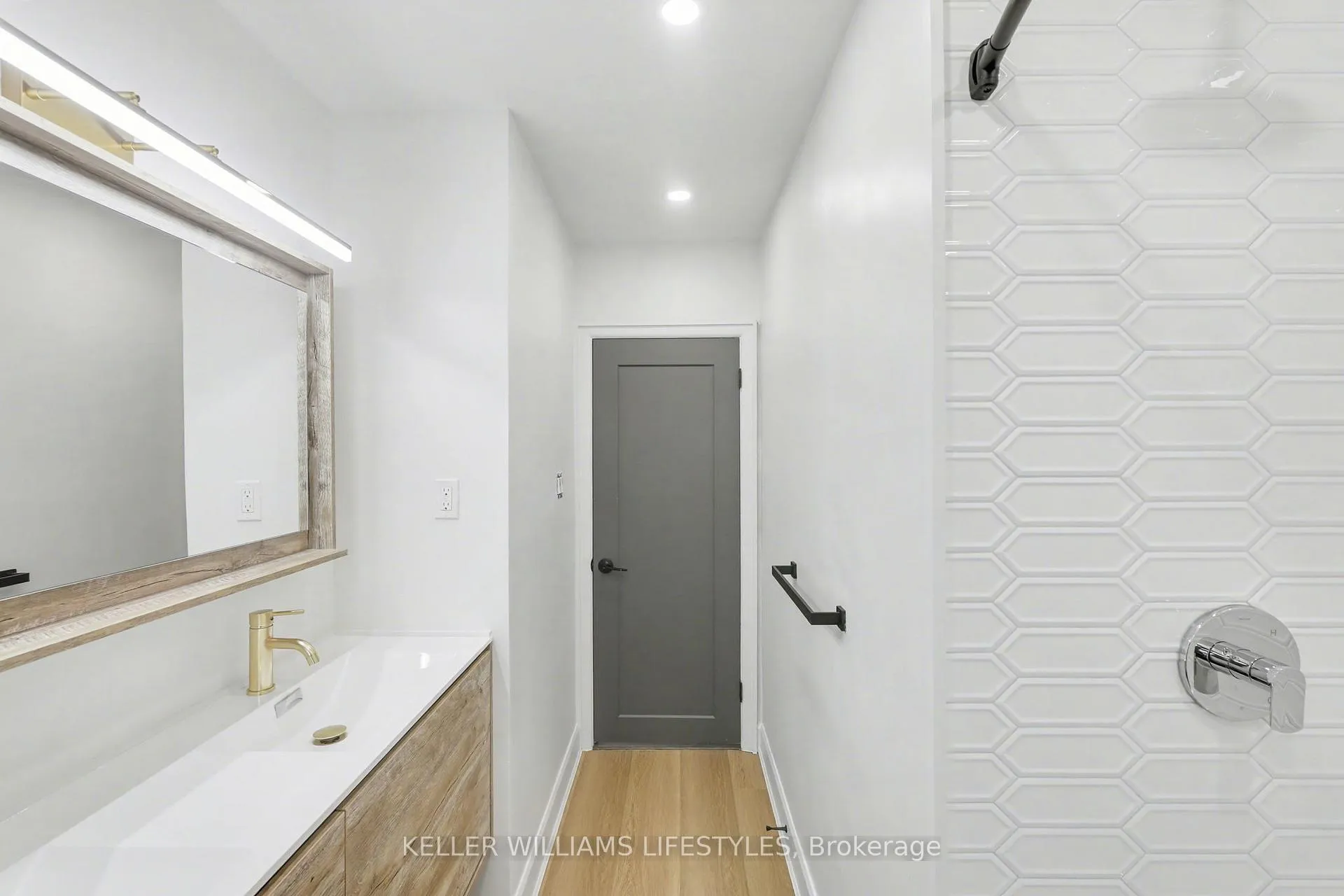 Photo 11 of Unit B, 306 Riverside Drive, London, North N — HOMEH