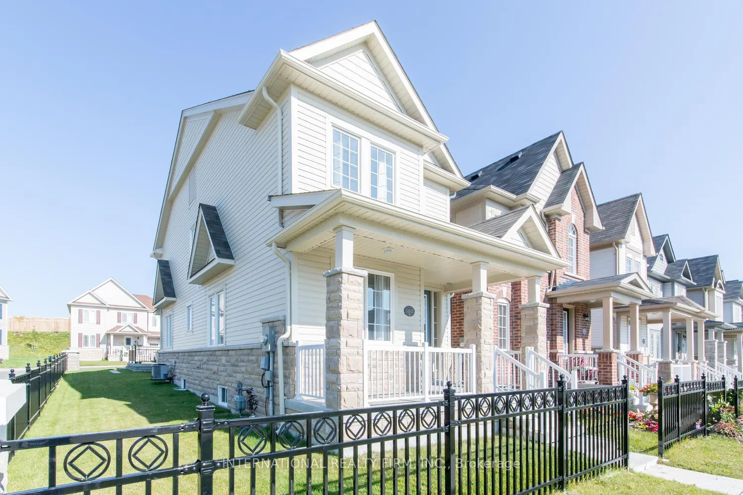 Photo 3 of 180 Mcbride Avenue, Clarington, Bowmanville — HOMEH