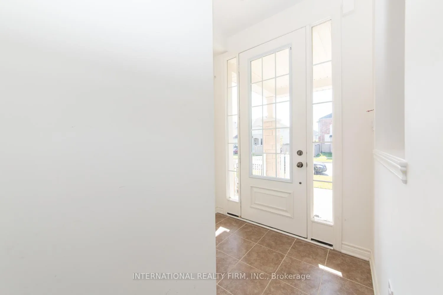 Photo 5 of 180 Mcbride Avenue, Clarington, Bowmanville — HOMEH