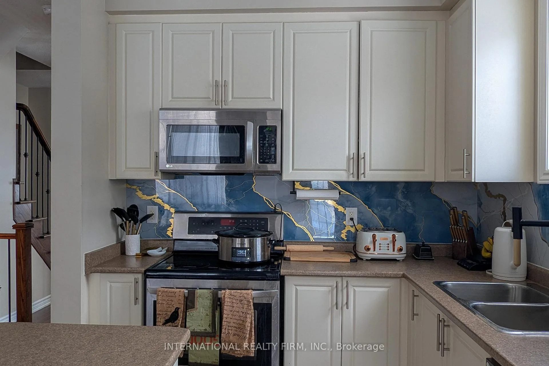 Photo 10 of 180 Mcbride Avenue, Clarington, Bowmanville — HOMEH